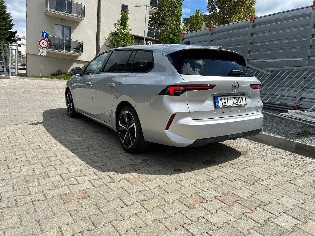 Opel Astra, ST Edition 1,2 Turbo 81kw MT6 - fotka 3