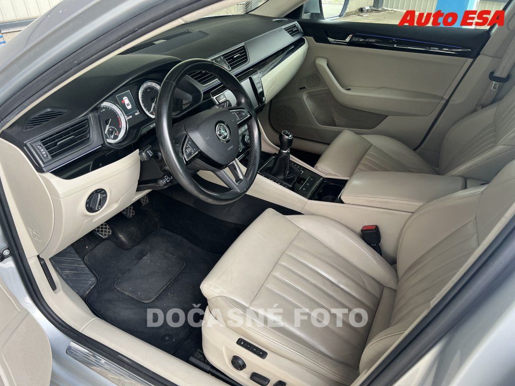 Škoda Superb, 2.0 TDi - fotka 3