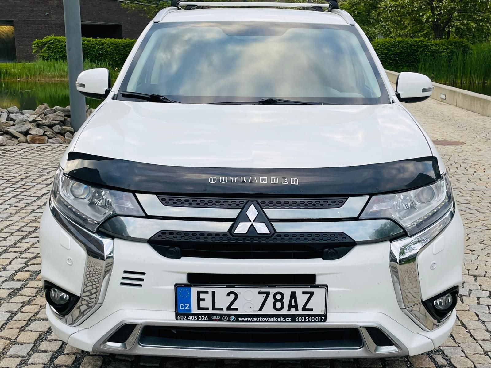 Mitsubishi Outlander, 2.4i+HYBRID 4x4 SERVISKA TAŽNÉ - fotka 6