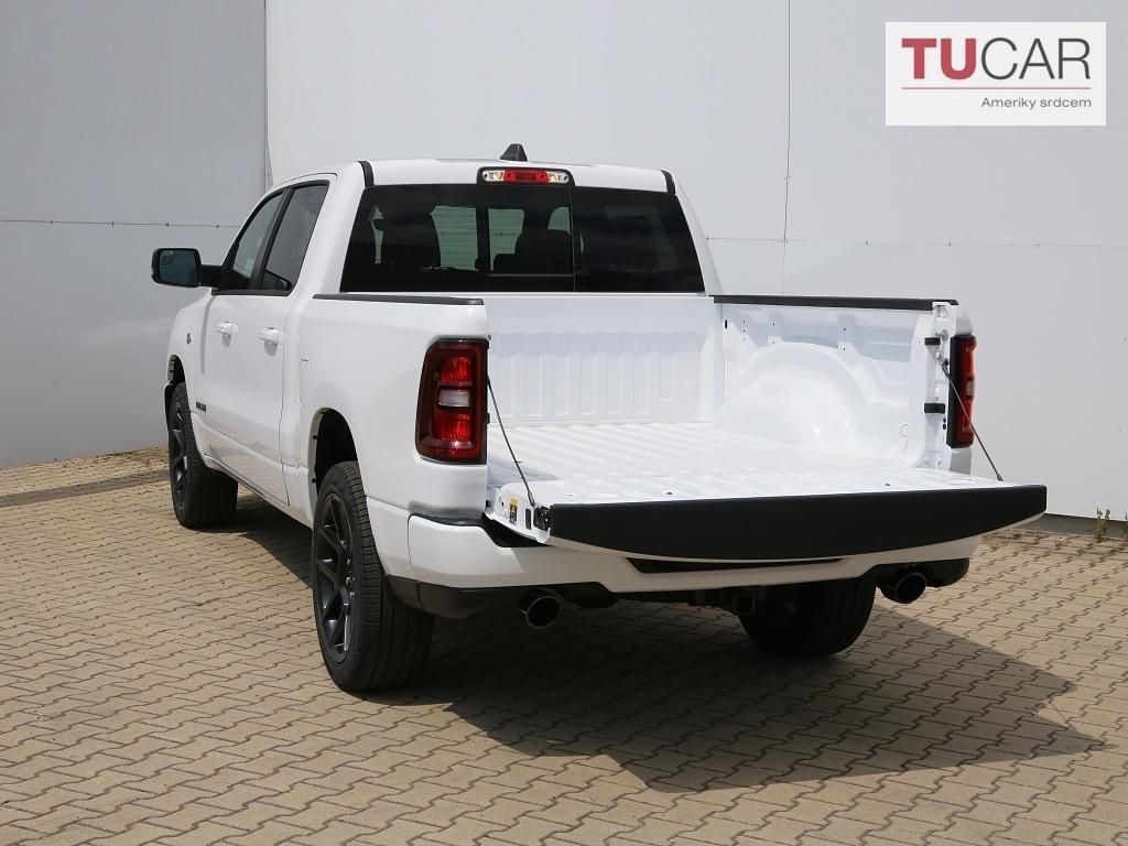 RAM 1500, Laramie 5.7V8 HEMI 2026 - fotka 5