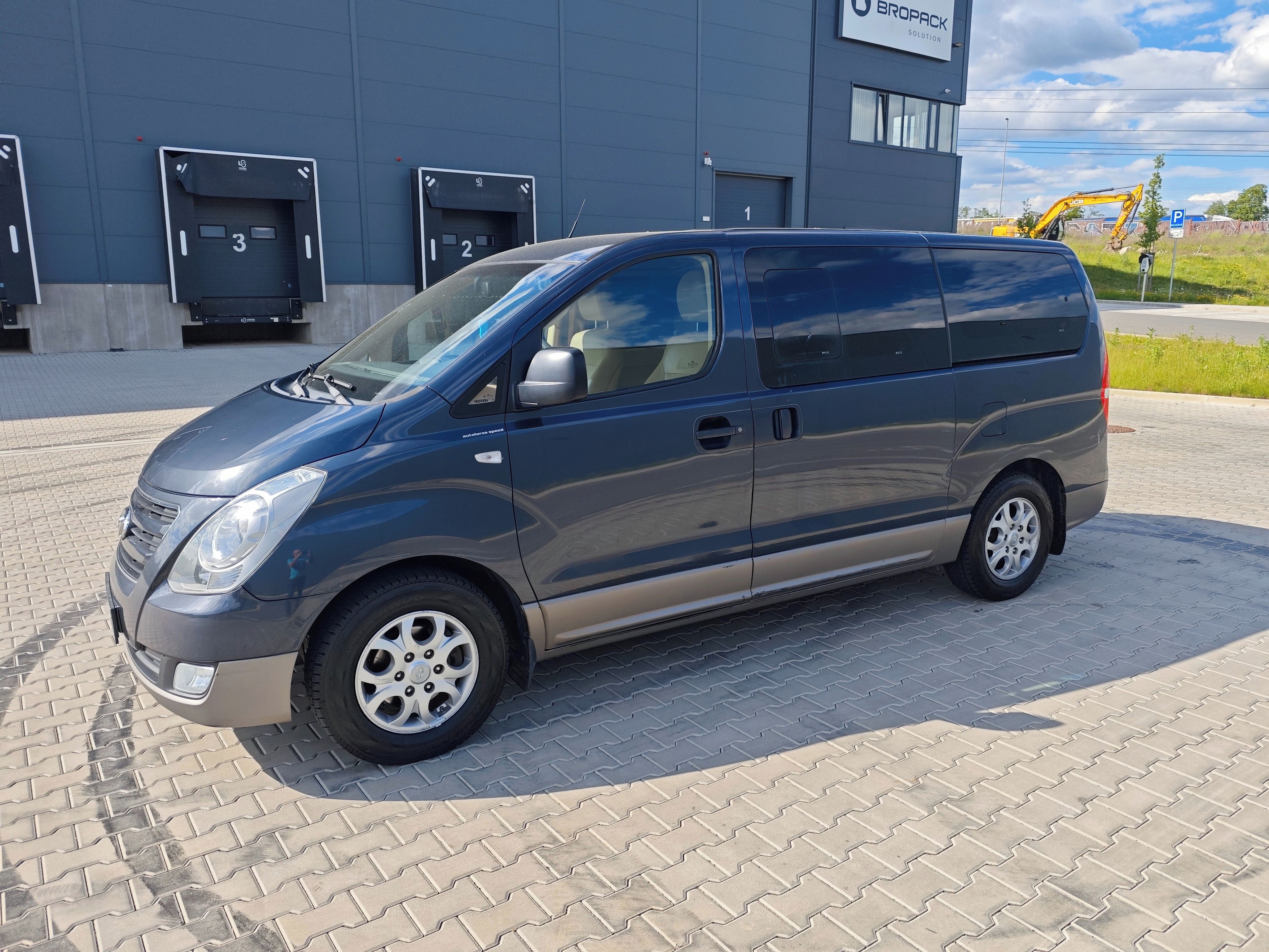 Hyundai H 1, Automat, 2.5crdi 125kw - fotka 3