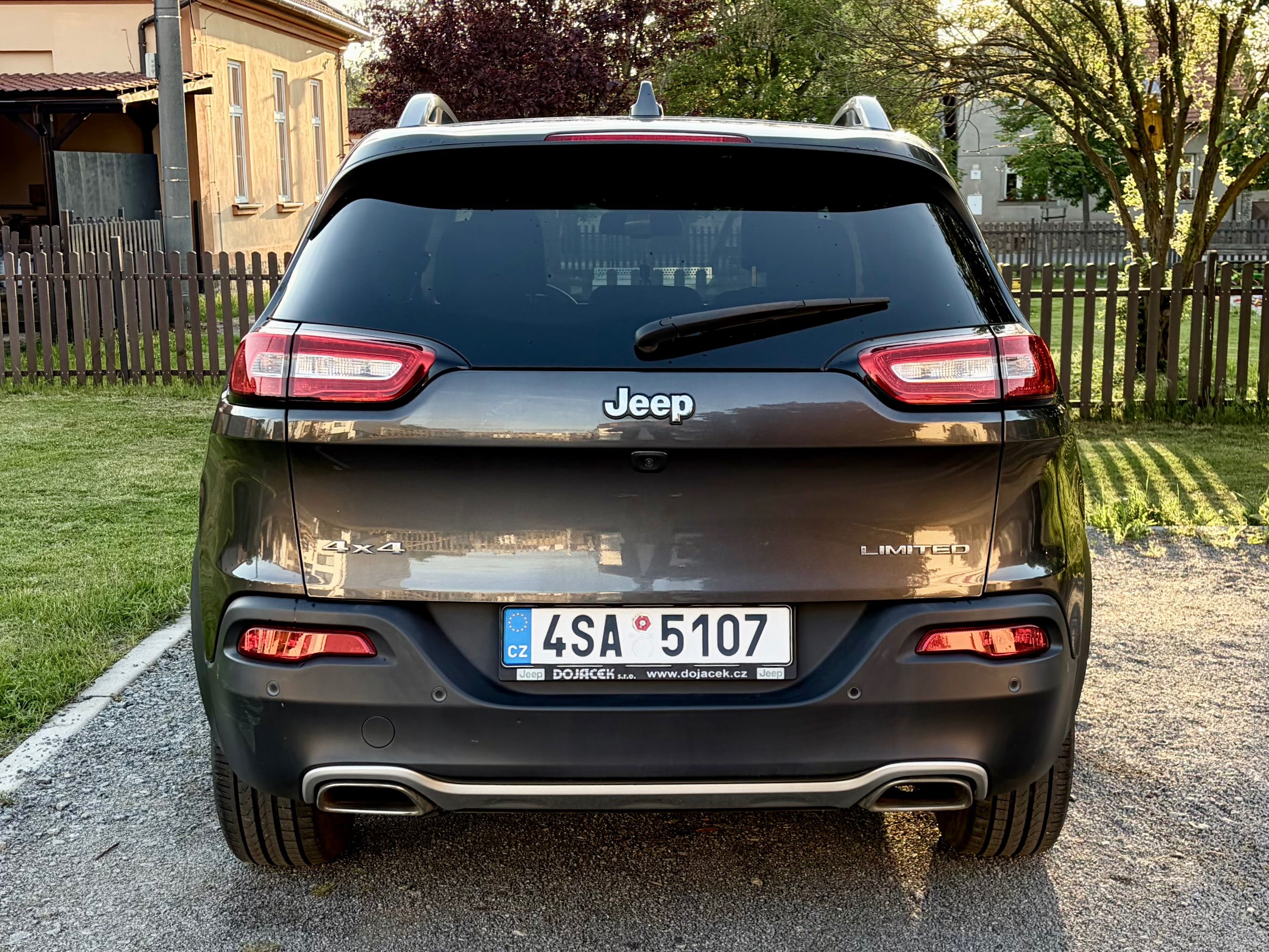 Jeep Cherokee, Limited, 2.2D, 1.Majitel, ČR - fotka 3