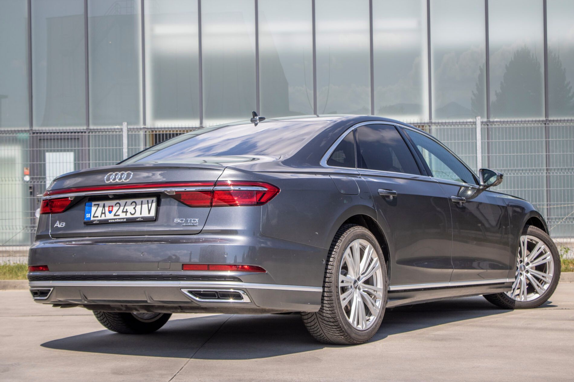 Audi A8 - fotka 6