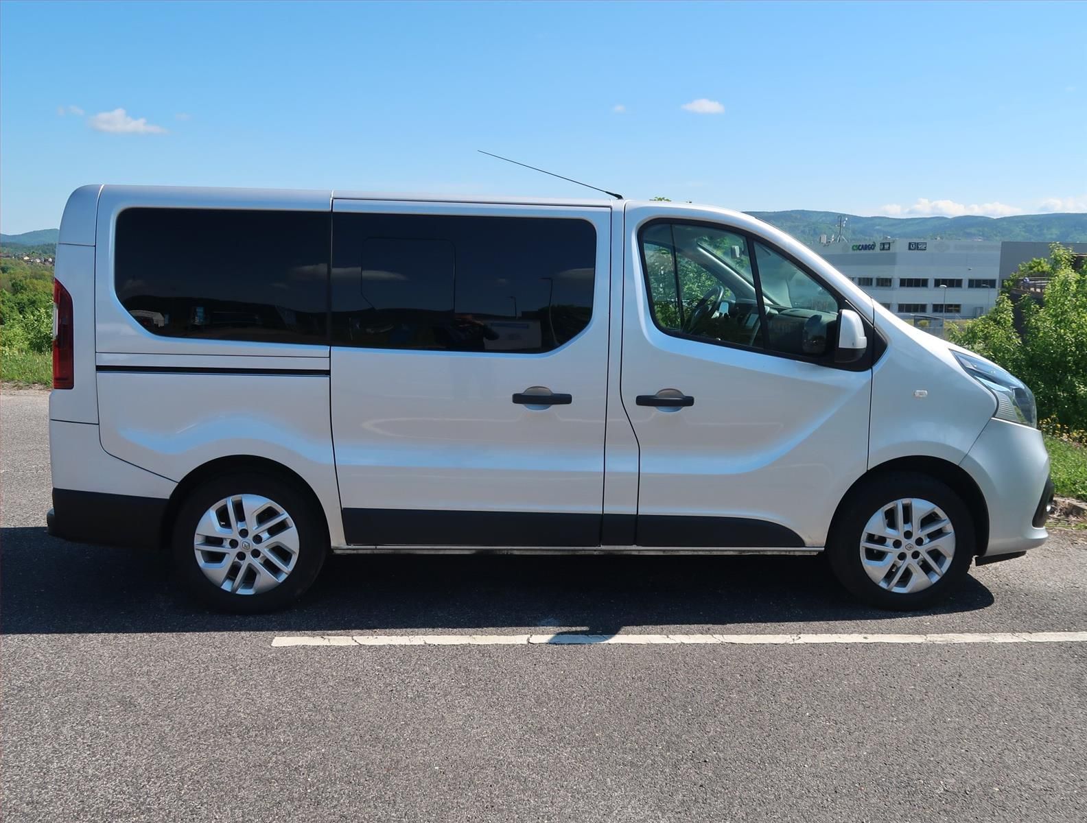 Renault Trafic, 1.6 dCi, Bus, 8Míst, Klima, ČR - fotka 6