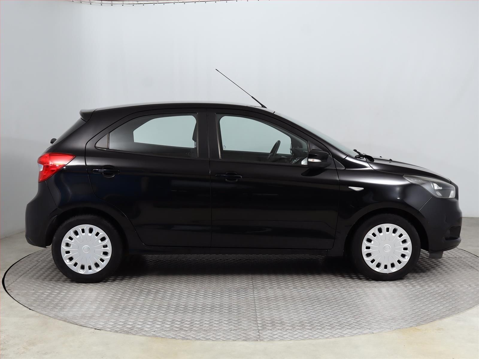 Ford KA+, 1.2 Ti-VCT, Serv.kniha, Klima - fotka 6