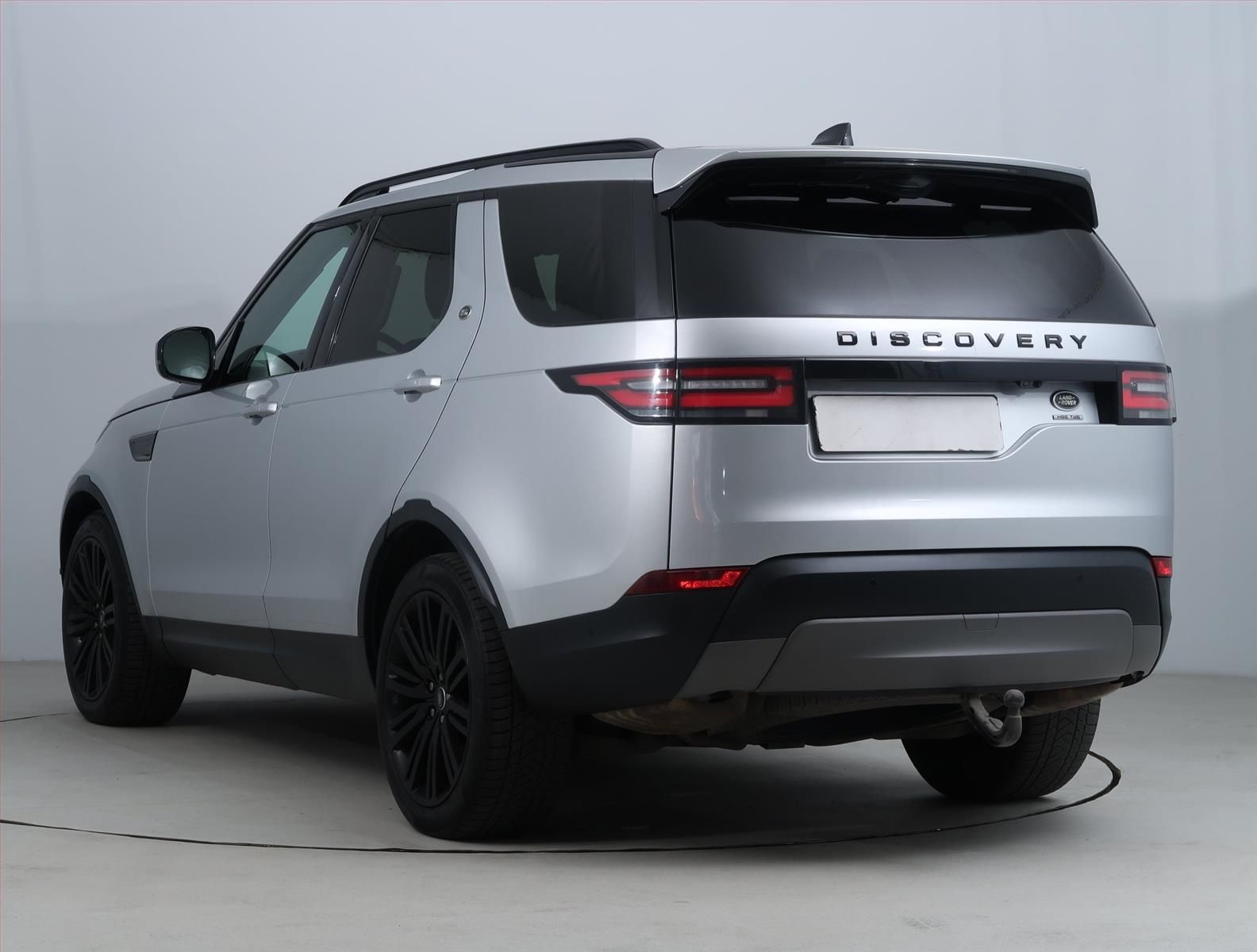 Land Rover Discovery, 3.0 Td6, 4X4, Automat, 7 míst - fotka 4