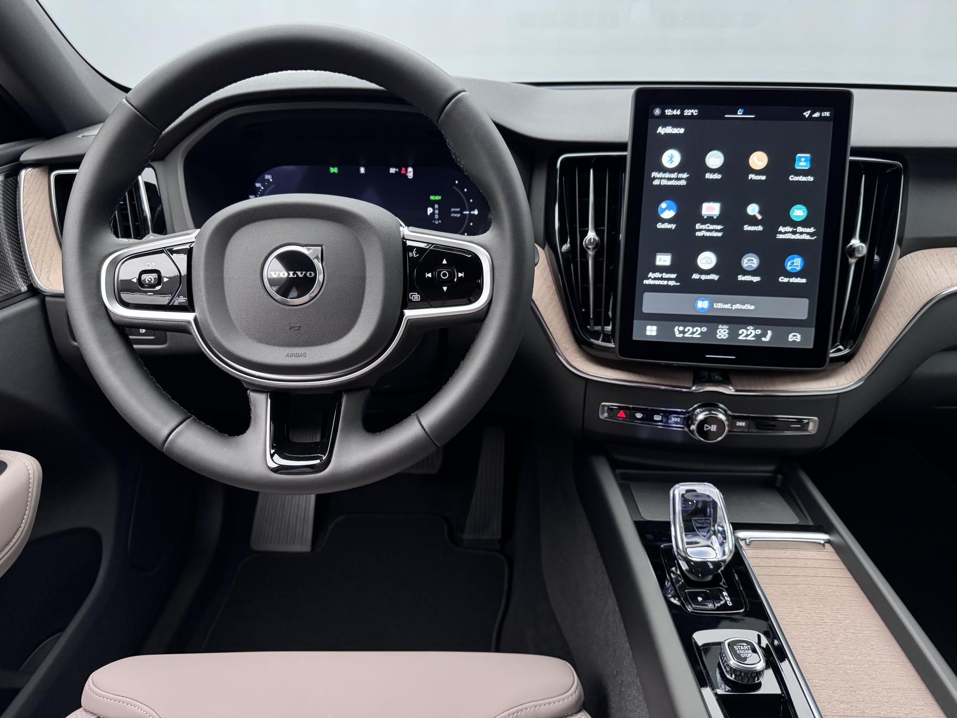 Volvo XC60, T6 AWD AUT BRIGHT PLUS - fotka 4