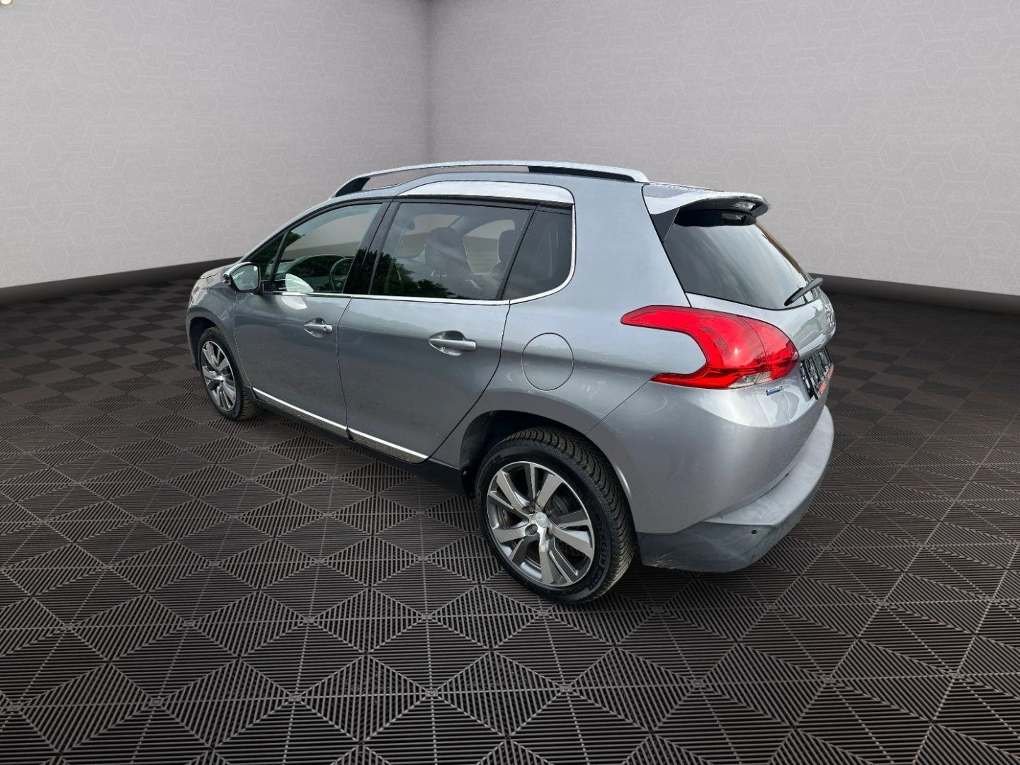 Peugeot 2008, 1.2T 81kw Allure - fotka 5