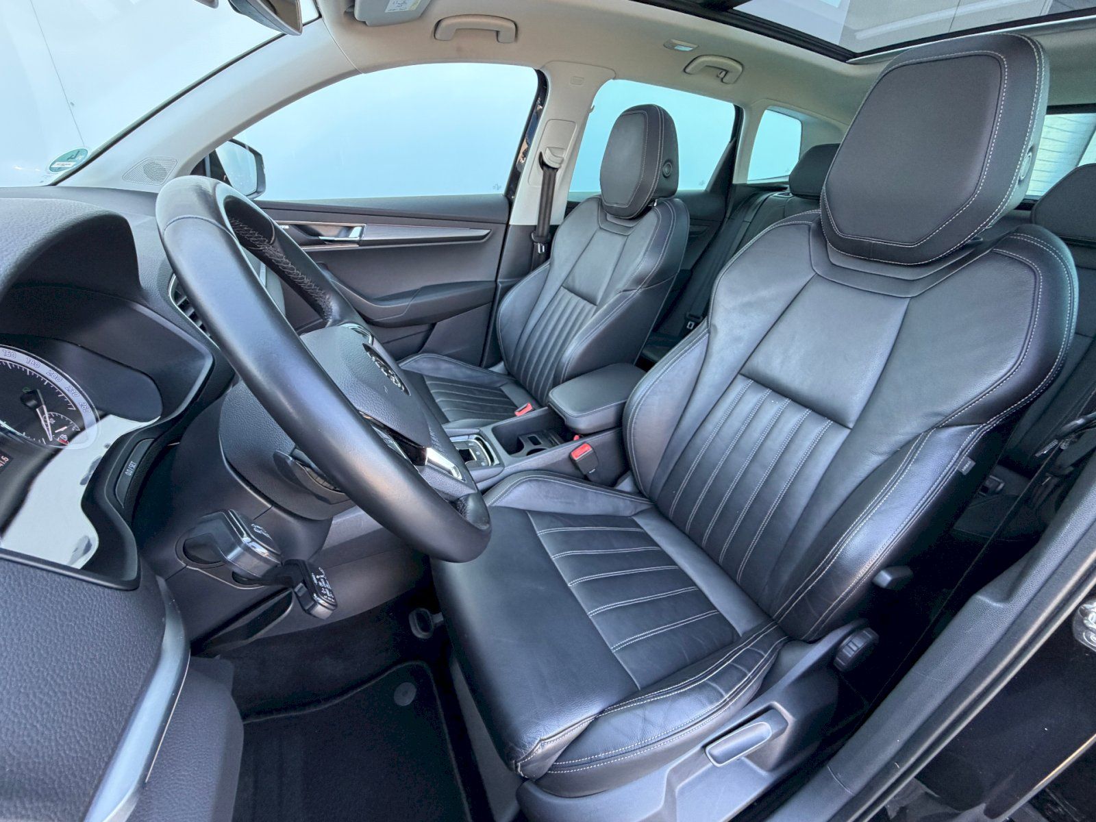 Škoda Karoq, 1.5TSI 110kW DSG Style - fotka 6