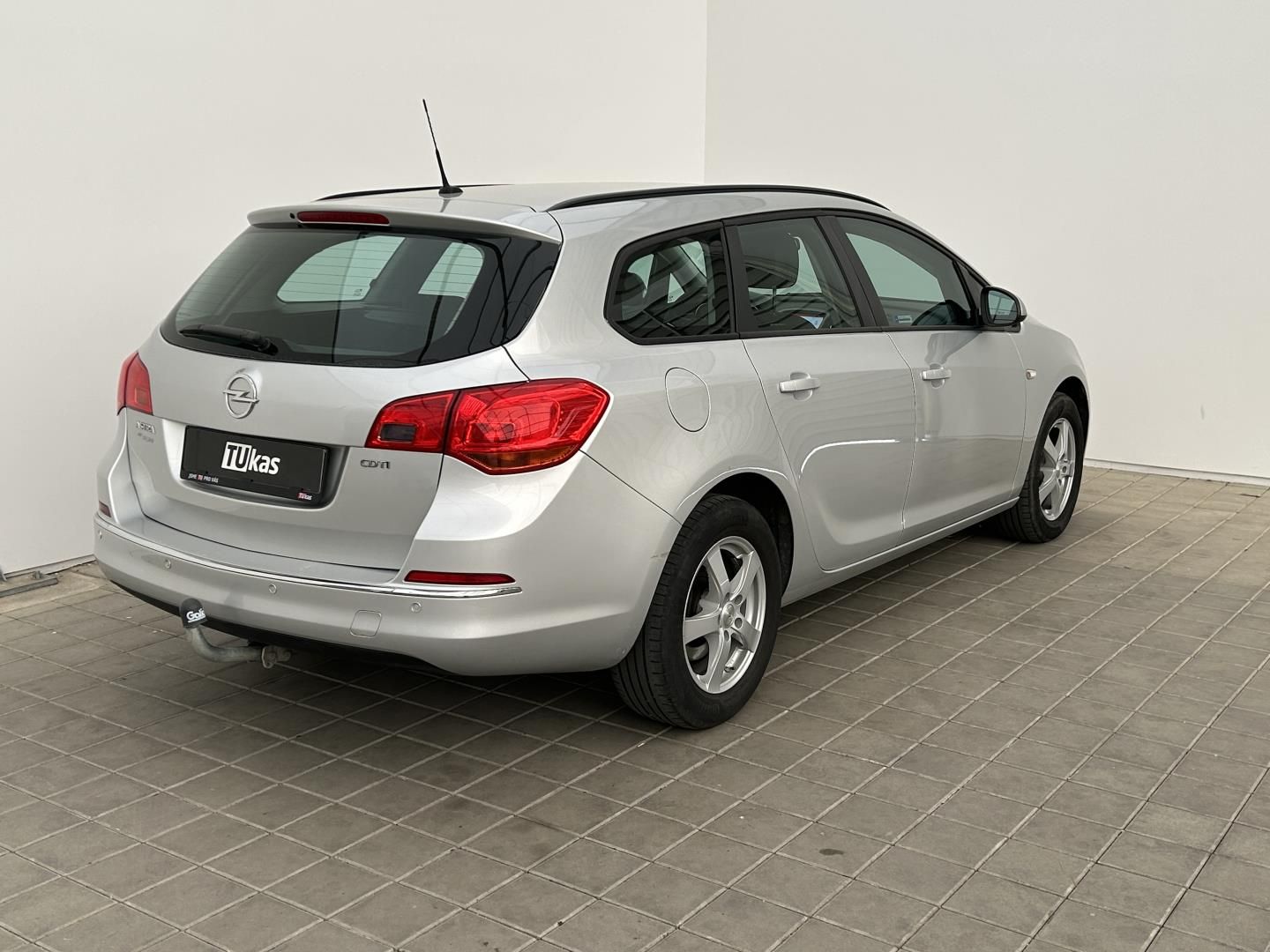 Opel Astra, 1.6CDTi 81kW Enjoy - fotka 5