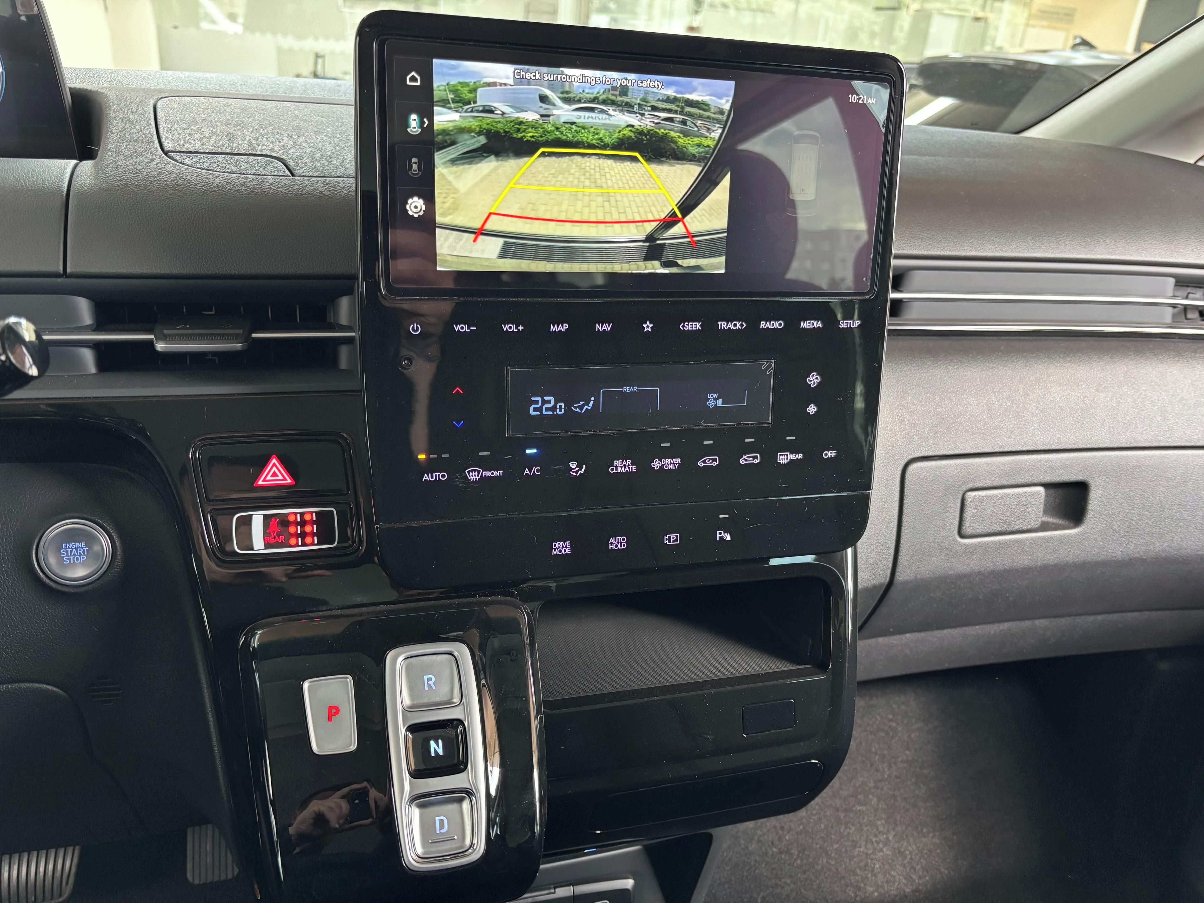 Hyundai Staria, Comfort 1.6TGDI HEV 165kW 9M - fotka 3