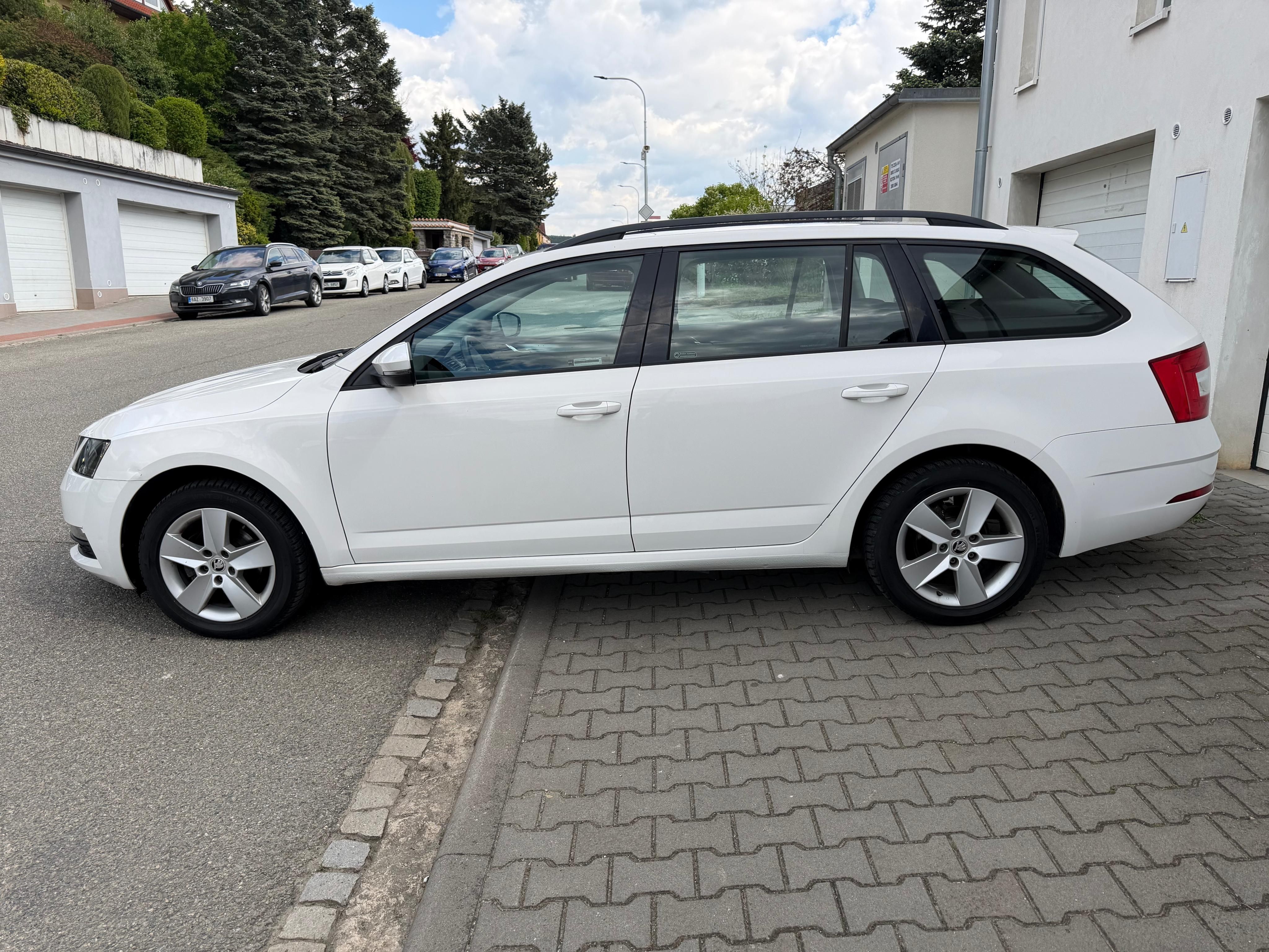 Škoda Octavia - fotka 2