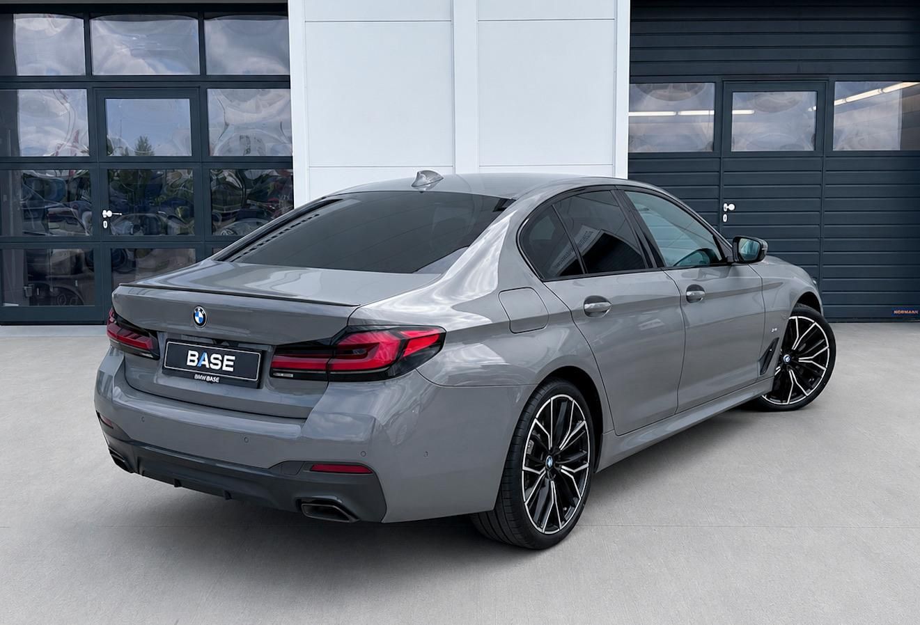 BMW Řada 5, 545e xDrive M-Sport - fotka 4