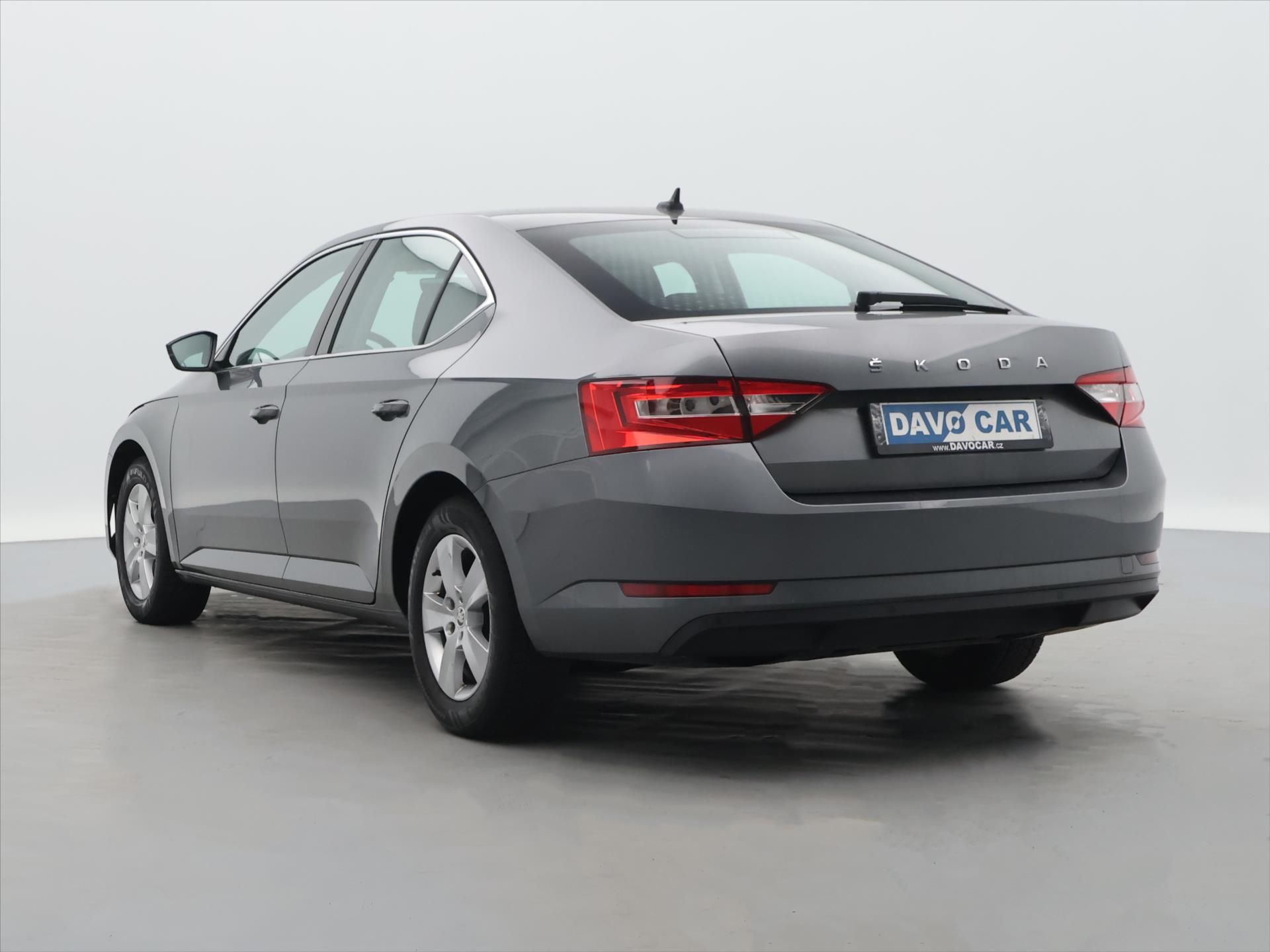 Škoda Superb, 2,0 TDI 110kW Ambition CZ DPH - fotka 5