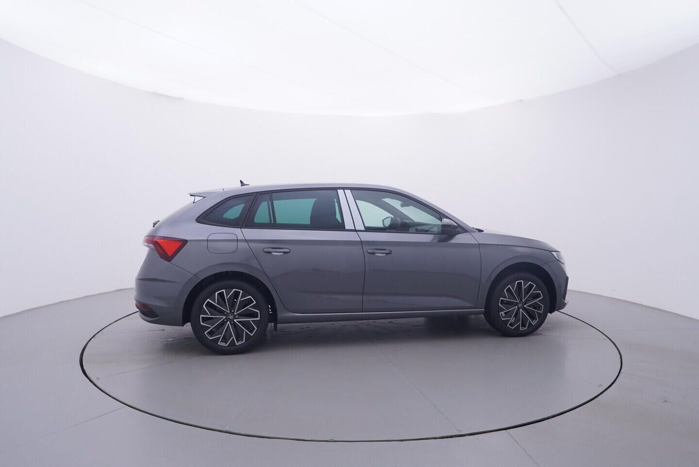 Škoda Scala, Dynamic 1,0 TSI 85 kW - fotka 6