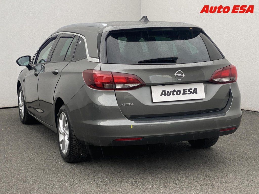 Opel Astra, 1.2 SportTourer,Sport - fotka 6