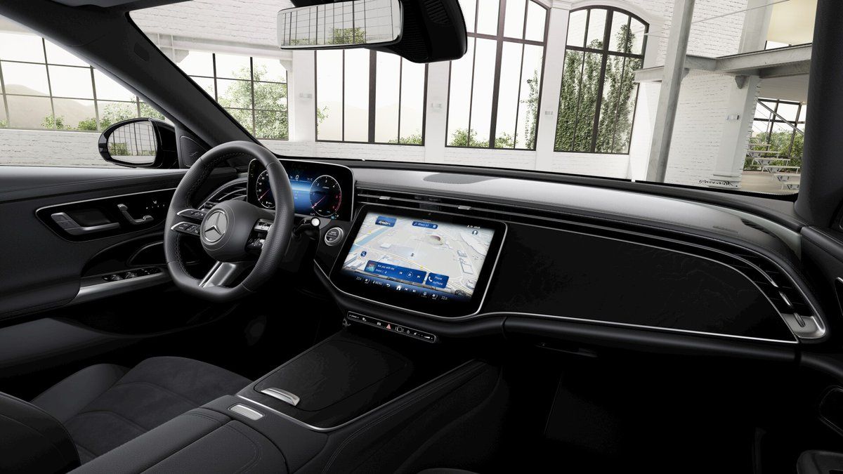 Mercedes-Benz Třídy E, 220 d 4MATIC Kombi Linie AMG - fotka 2