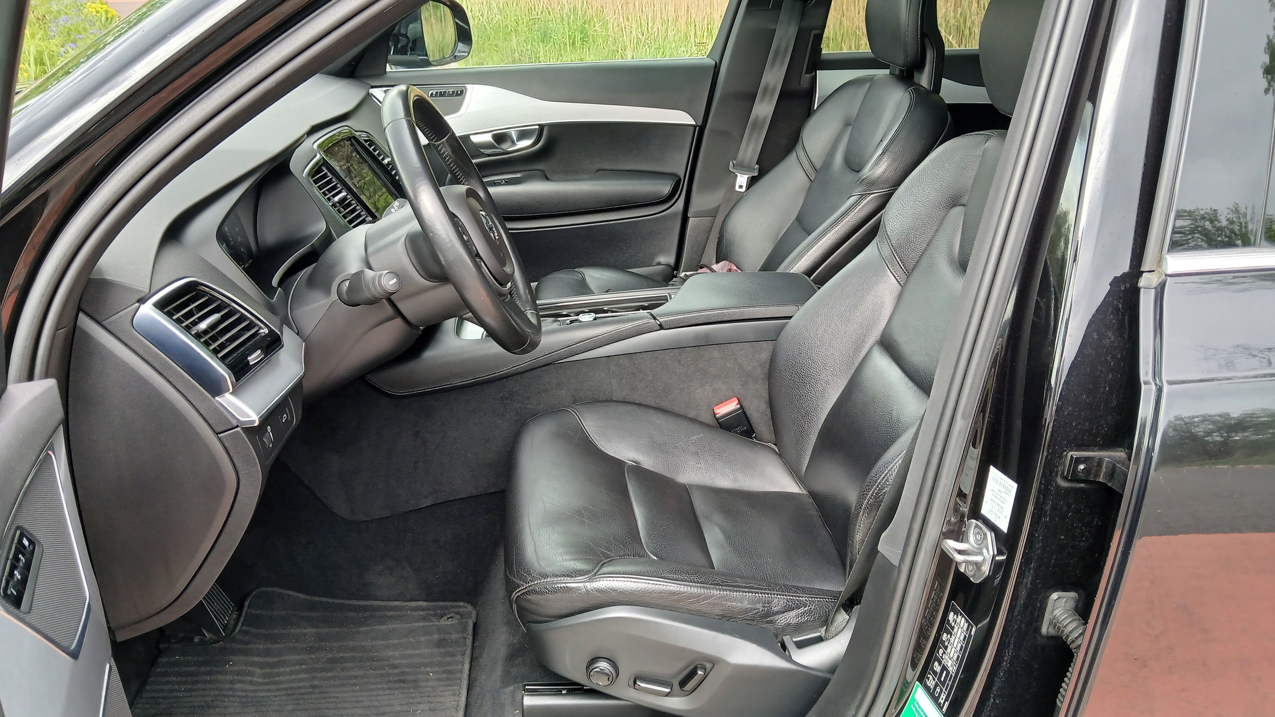 Volvo XC90, 2.0D 173KW SUMMUM 4x4 - tažné - fotka 4