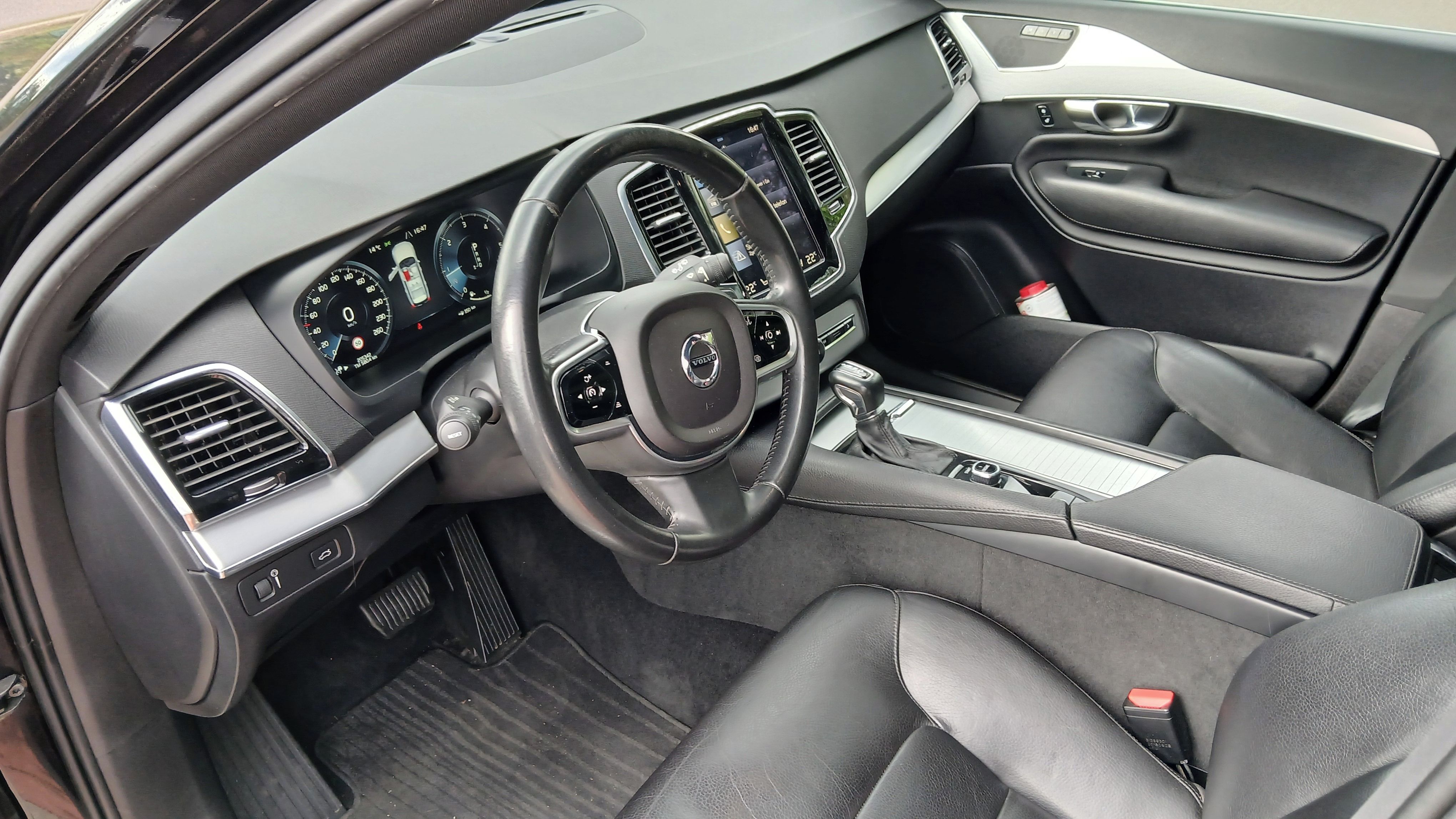 Volvo XC90, 2.0D 173KW SUMMUM 4x4 - tažné - fotka 5