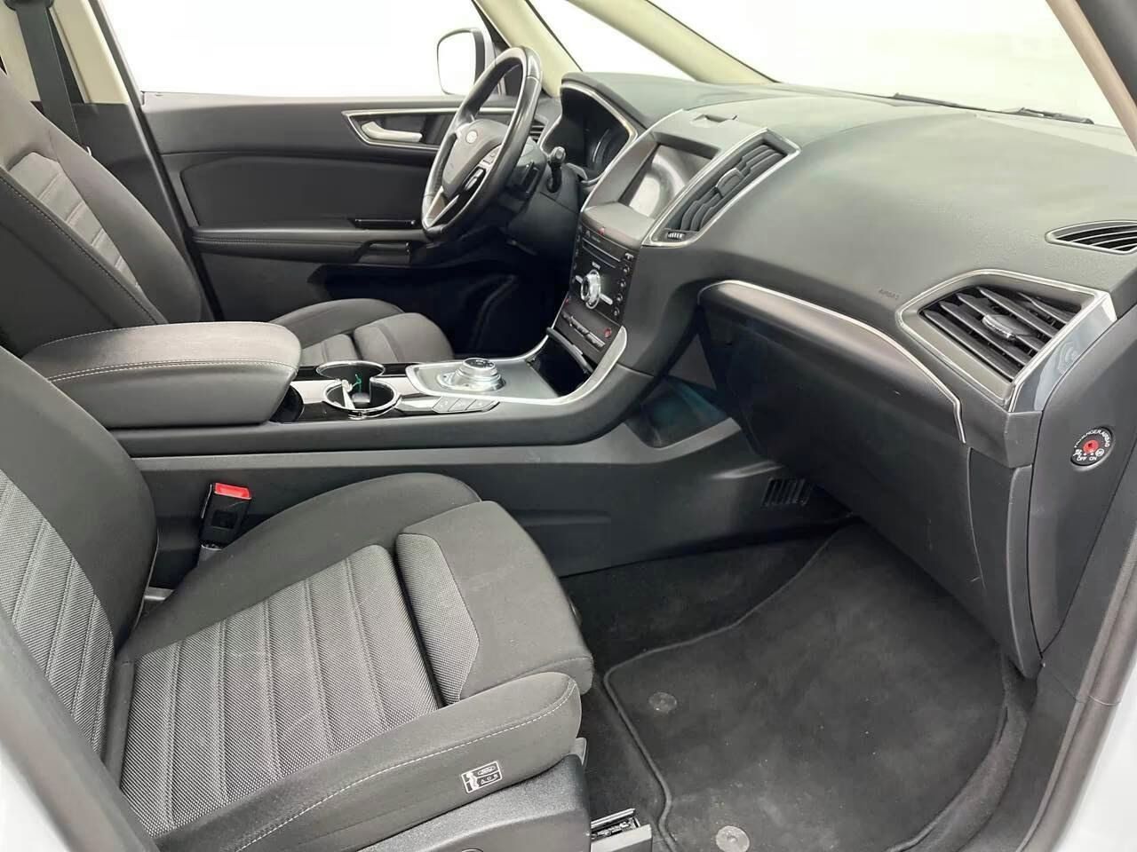 Ford S-MAX, 2.0 EcoBlue Titanium*Kamera* - fotka 4