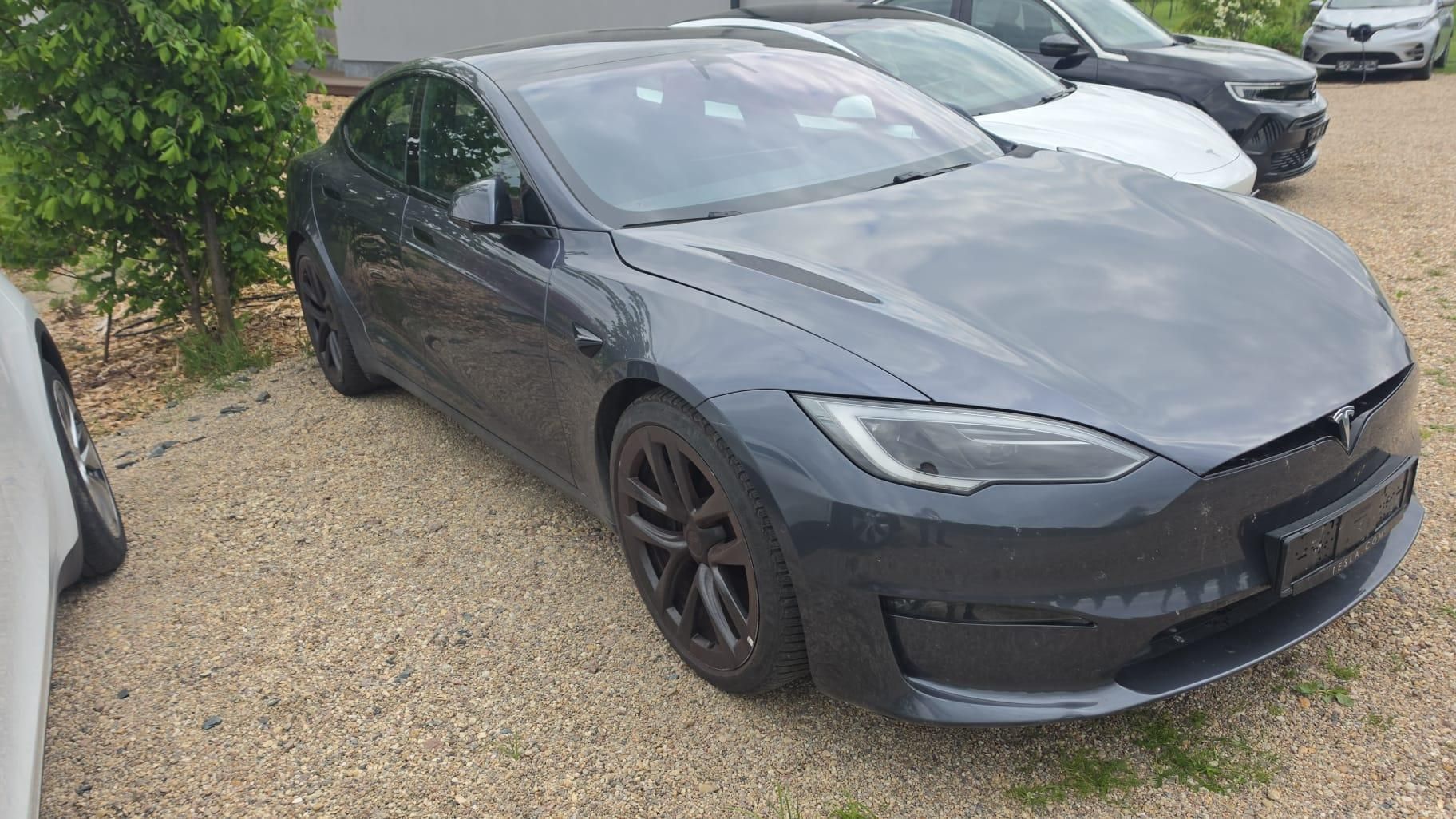 Tesla Model S, Plaid (750 kW) | 1020 koní
