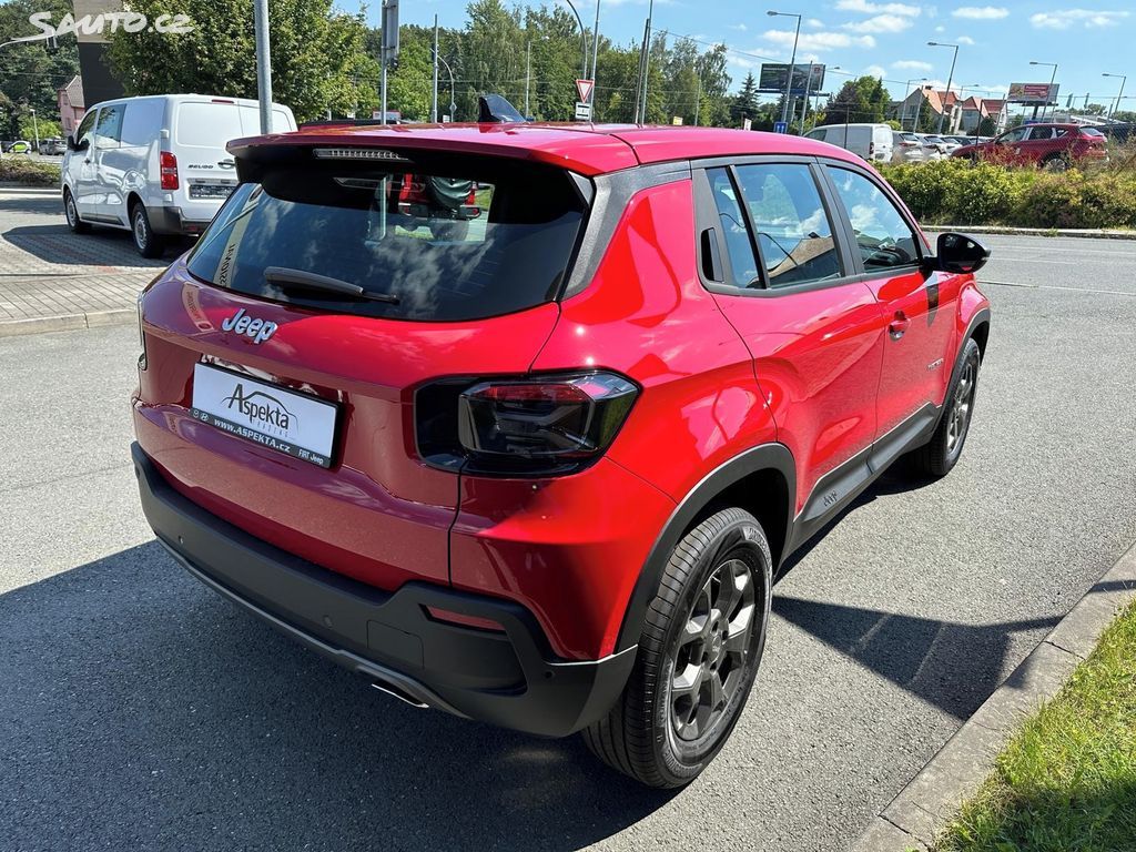 Jeep Avenger, Longitude 1.2 Turbo 100 6MT - fotka 3