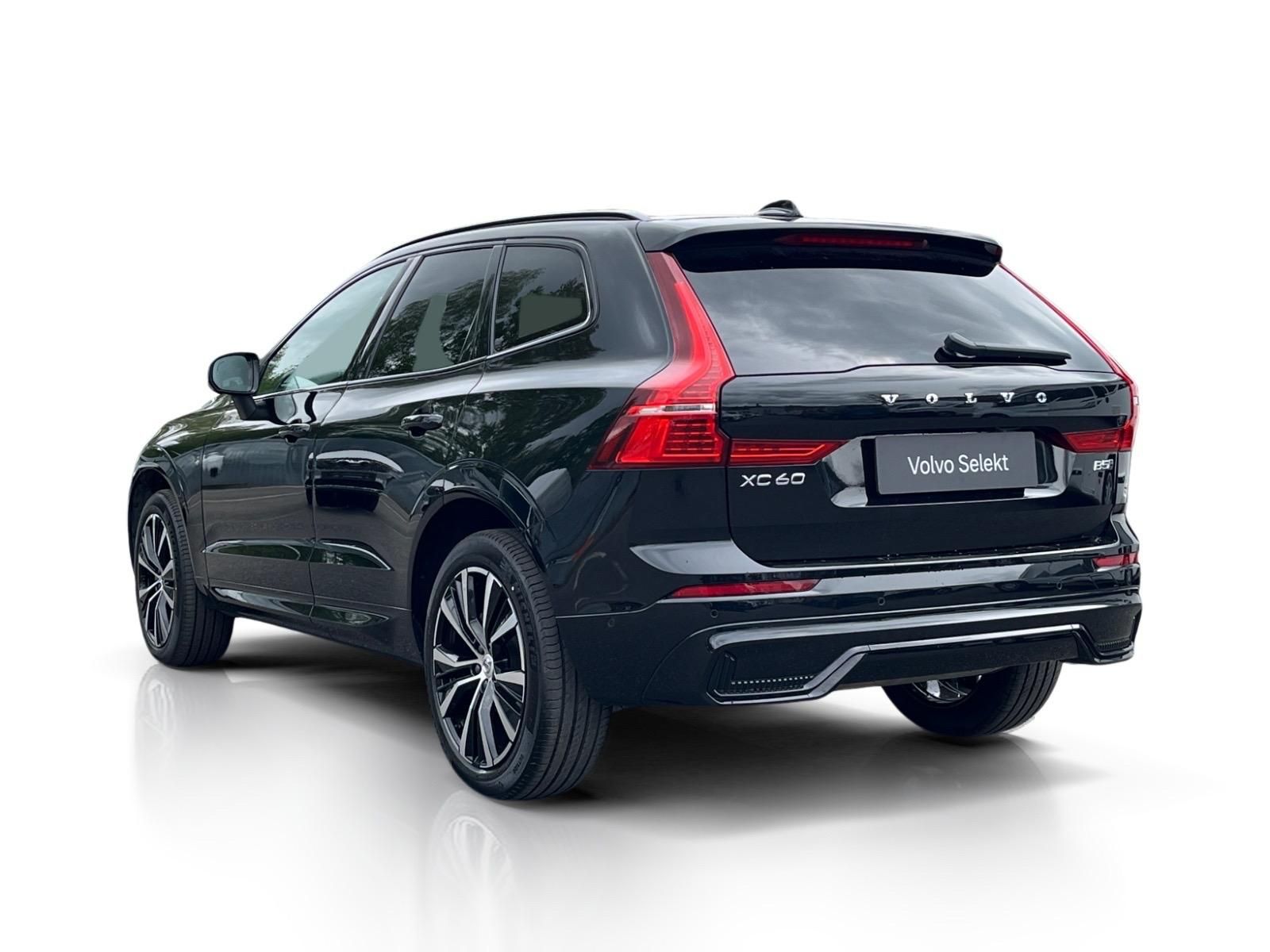Volvo XC60, B5 AWD Plus dark vent. + kola - fotka 3