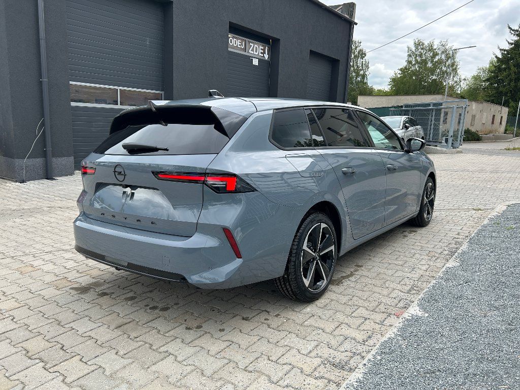 Opel Astra, ST GS 1,2 Turbo 96kW AT8 - fotka 4