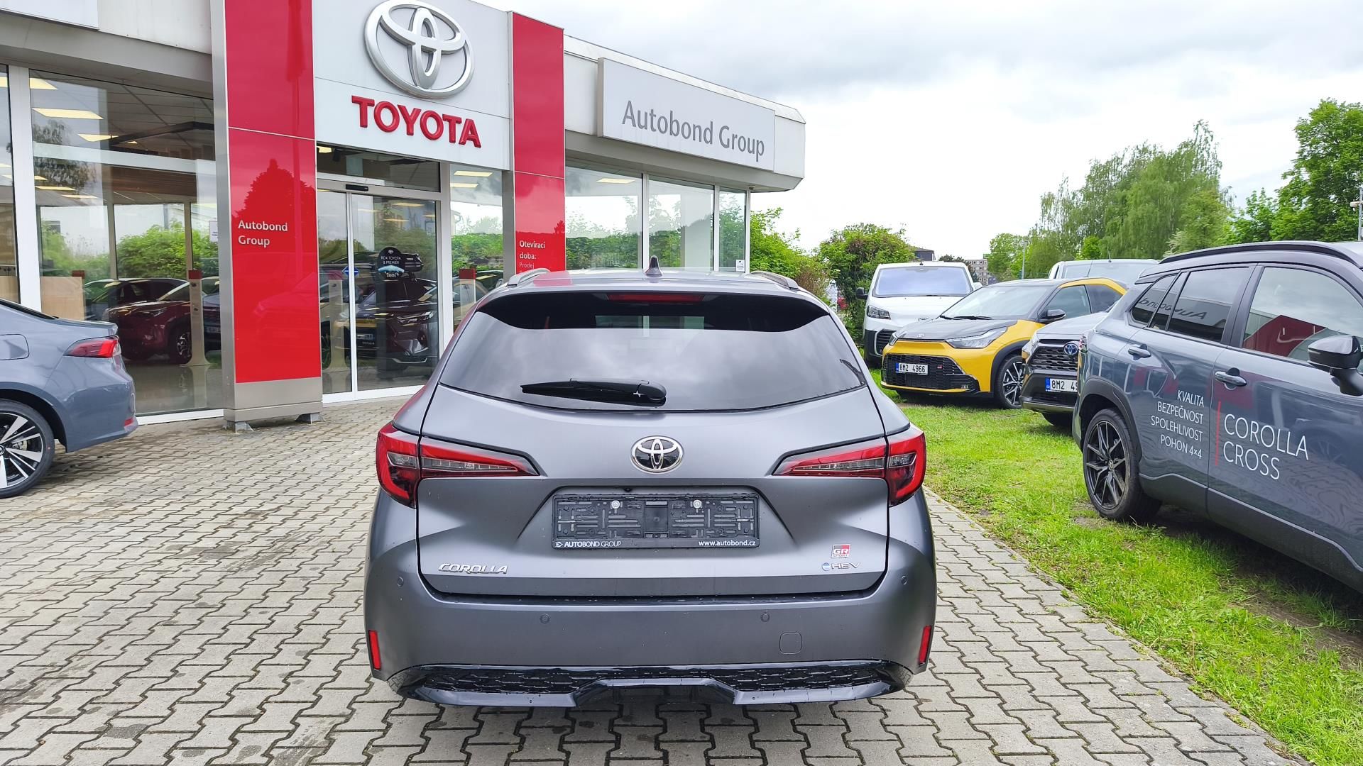 Toyota Corolla, 2.0L HEV GR SPORT Monotone - fotka 5