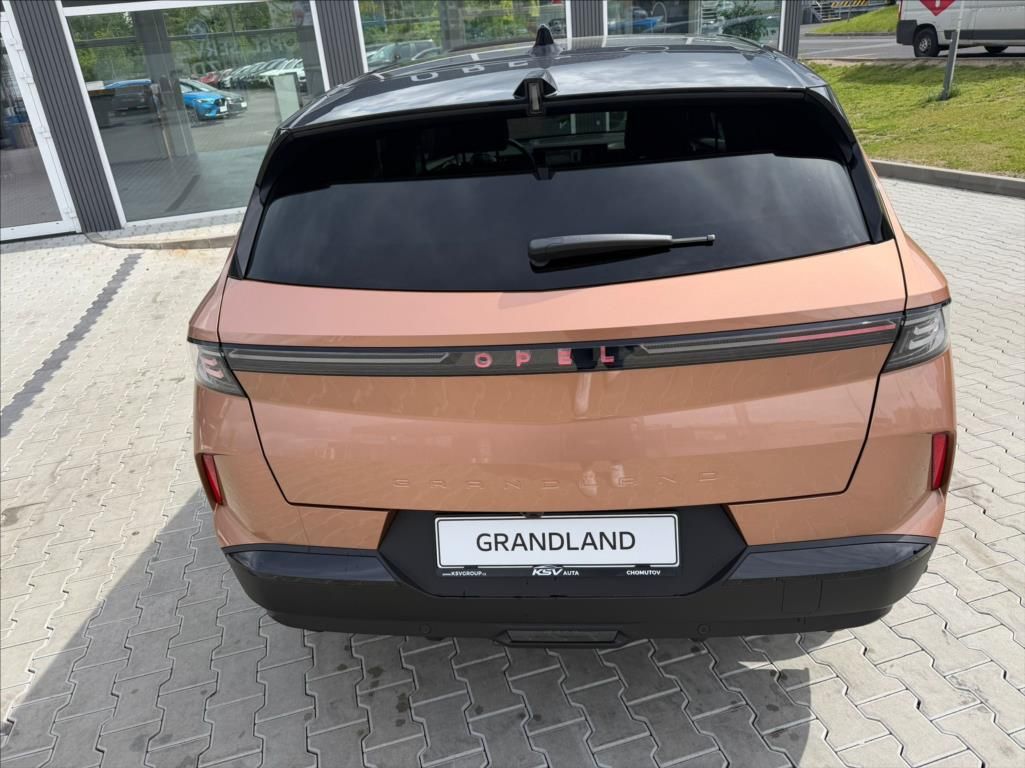 Opel Grandland, 1,2 Turbo  Ultimate Hybrid - fotka 4