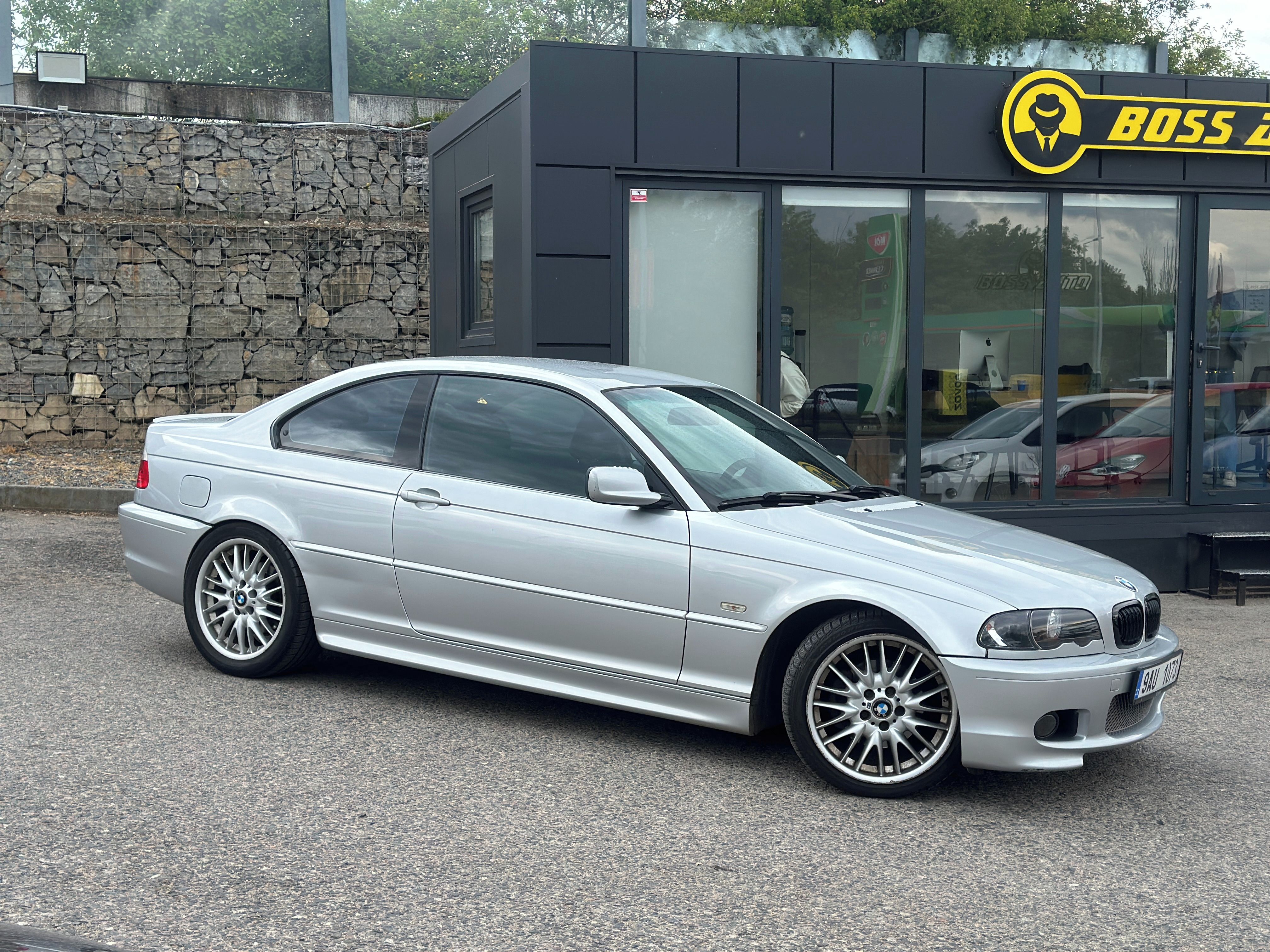 BMW Řada 3, BMW 325 2002