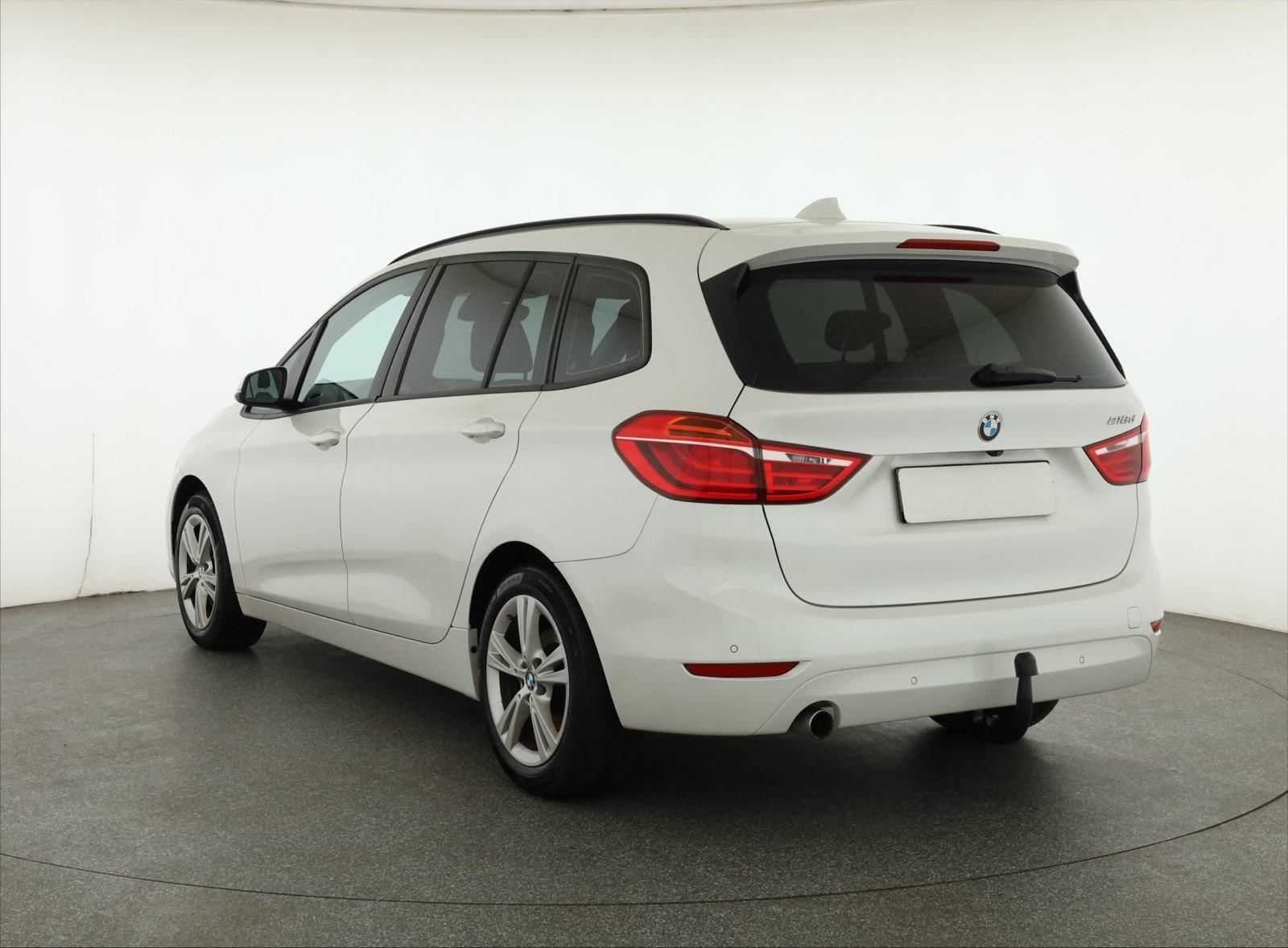 BMW Řada 2, 218d Gran Tourer, Serv.kniha - fotka 4