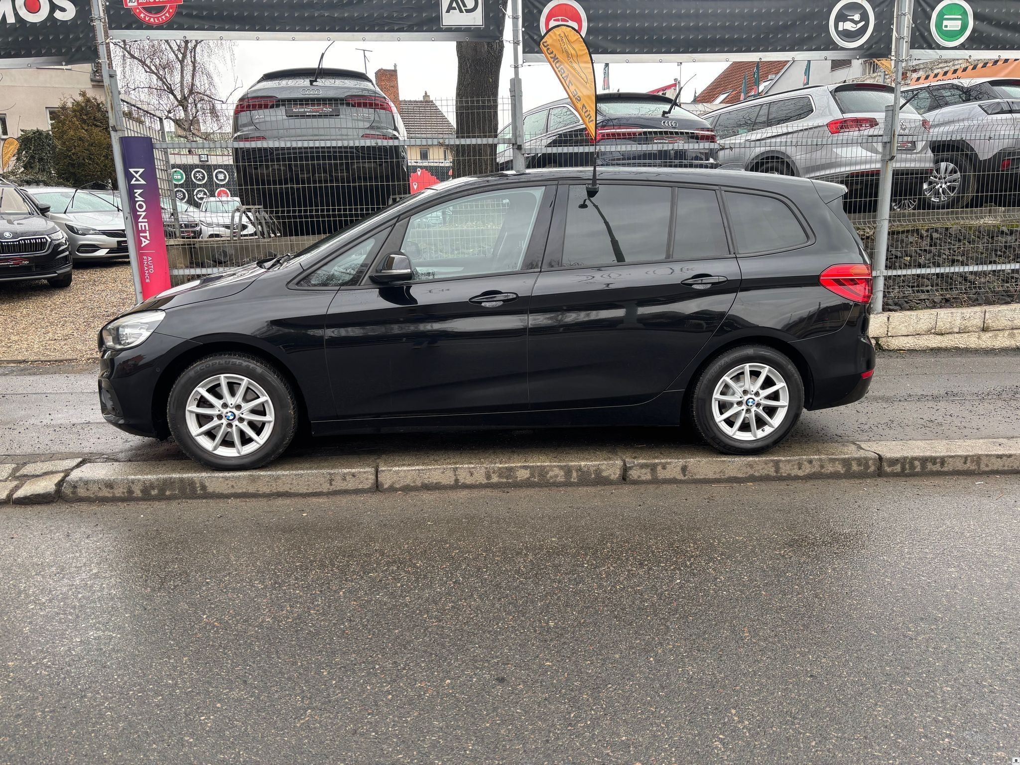 BMW Řada 2, 218d/2017/1MAJ-SPORT PACKET,ZÁ - fotka 2