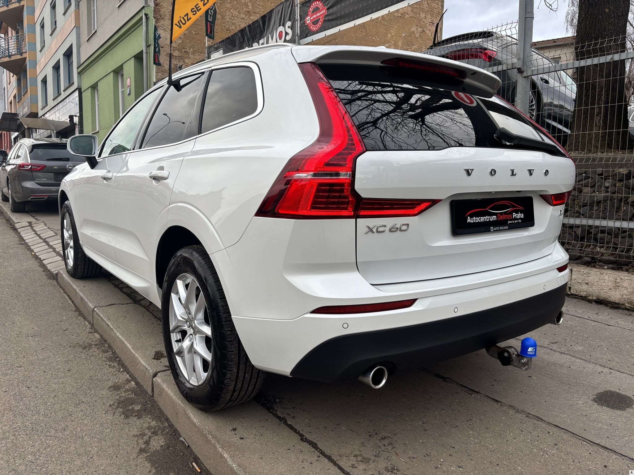 Volvo XC60, D4/2021/1MAJ.AT,TAŽ,MOMENTUM P - fotka 3
