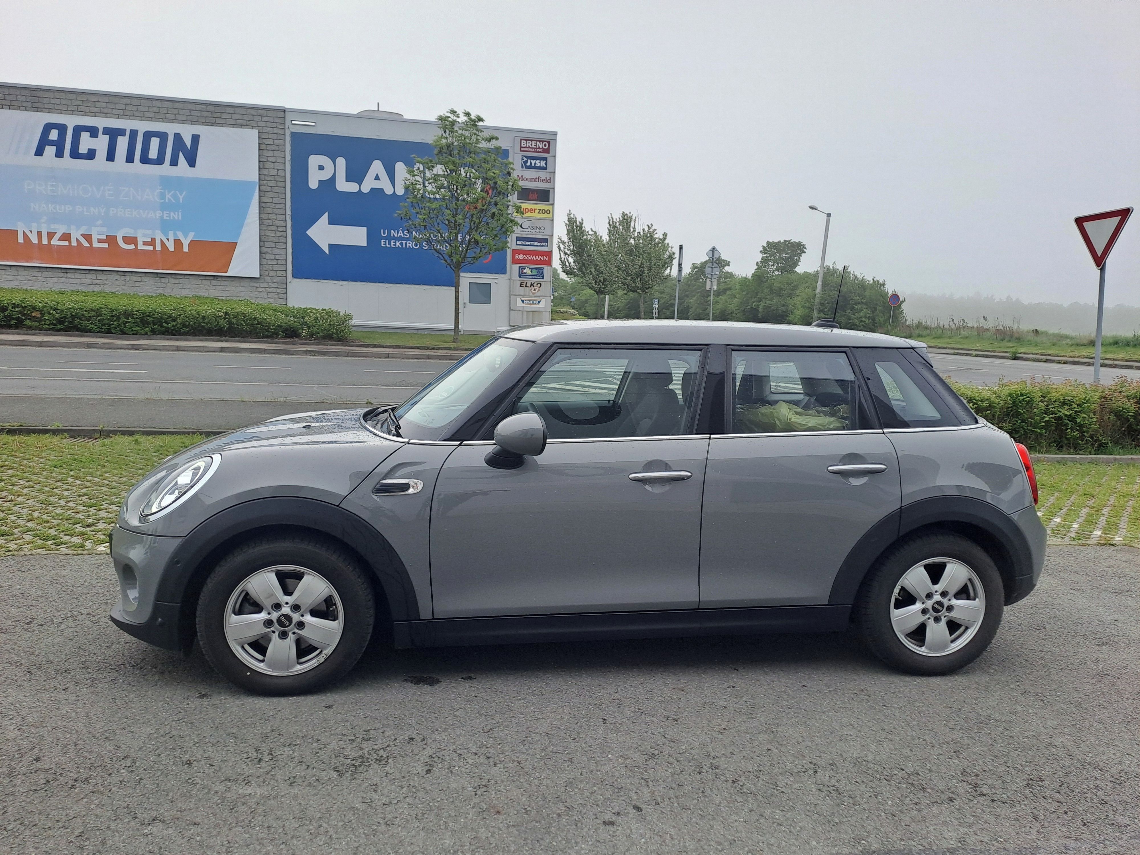 Mini Cooper, 1.5i VELMI PĚKNÉ,POUZE 38444KM - fotka 5