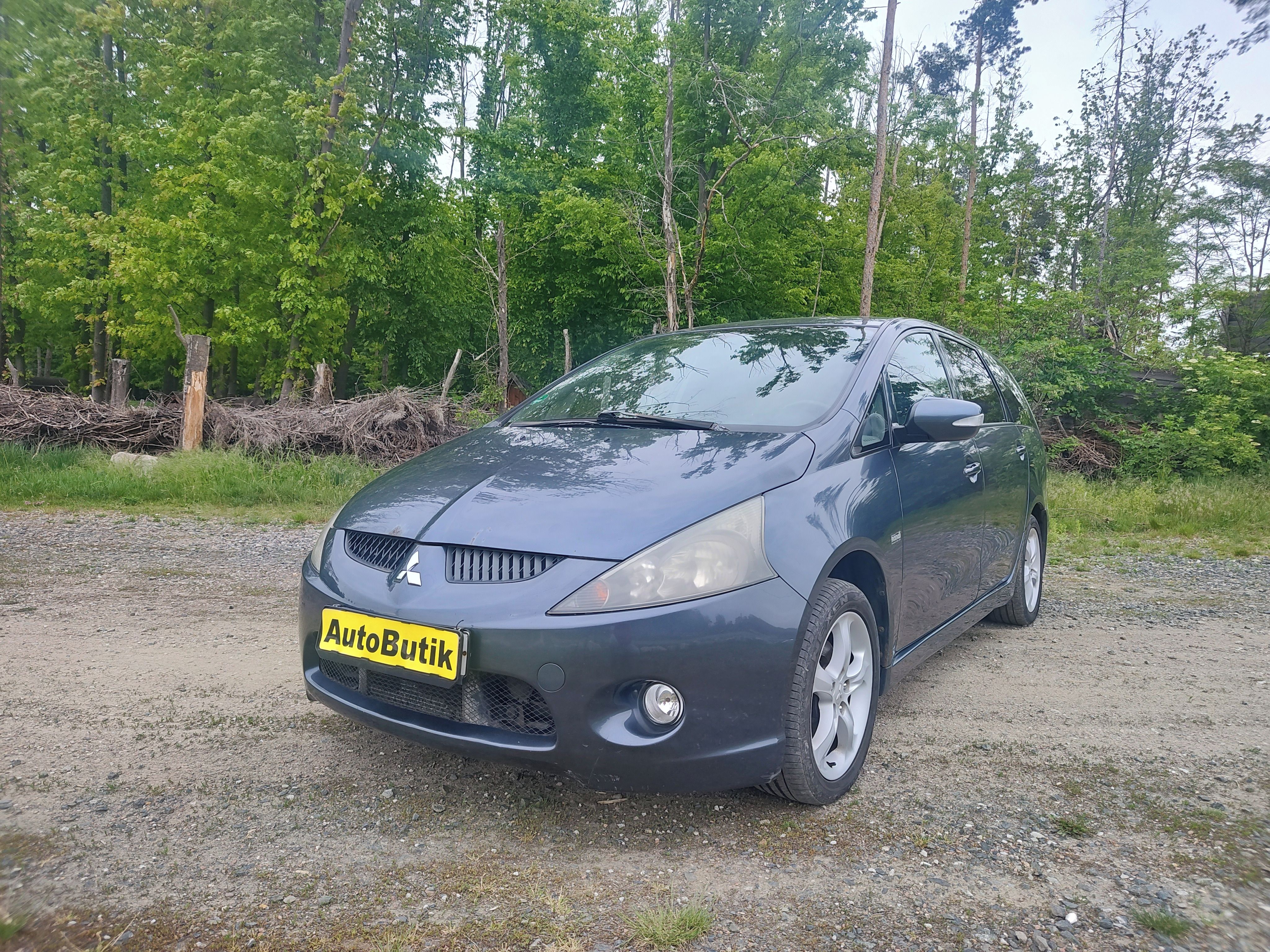 Mitsubishi Grandis, 2.0 DI-D 6 Míst, tažné - fotka 3