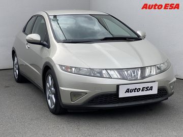 1.8i,AC,výhřev sed