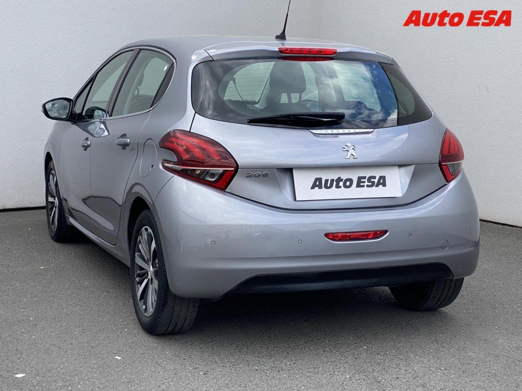 Peugeot 208, 1.2,navi - fotka 6