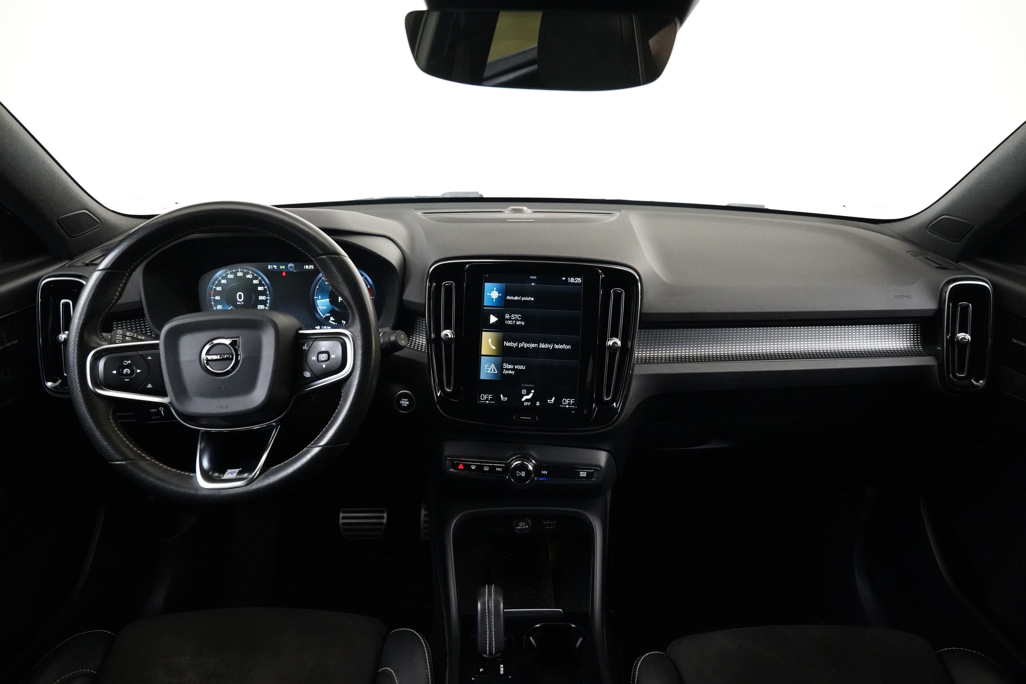 Volvo XC40, 2.0 D 140 kW  R-design AWD - fotka 5