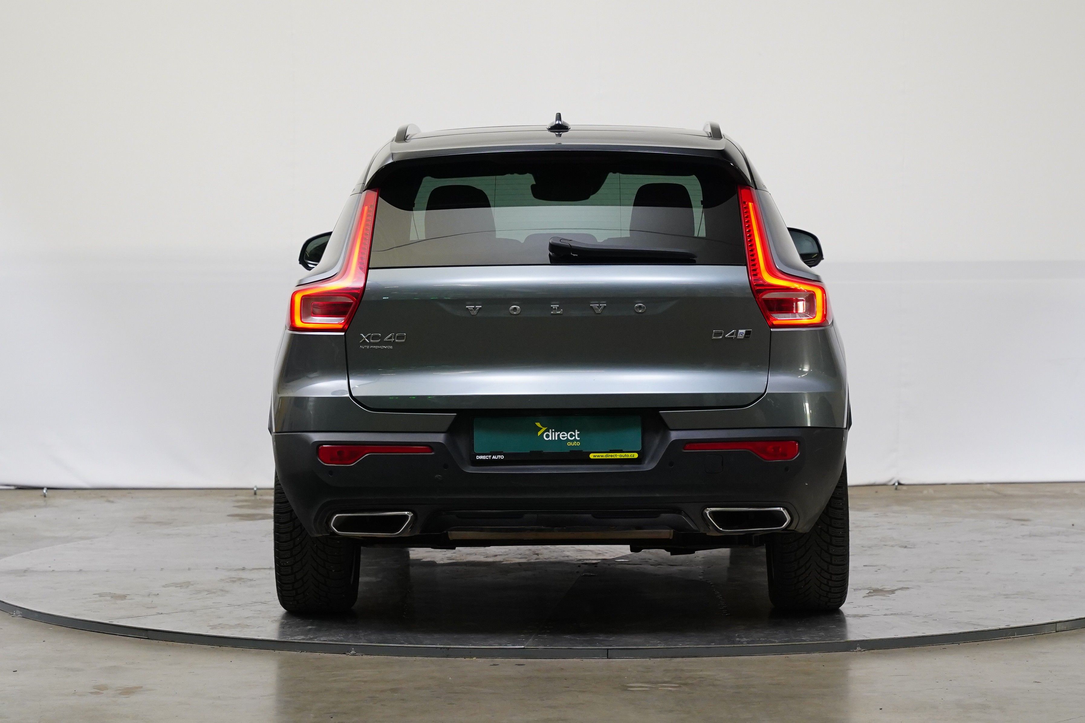Volvo XC40, 2.0 D 140 kW  R-design AWD - fotka 6