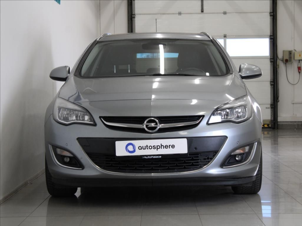 Opel Astra, 1,6 CDTi 81kW Cosmo ČR - fotka 2