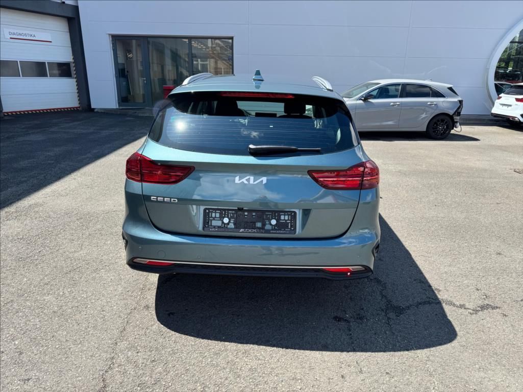 Kia Cee´d, 1,5 SW T-GDI 7DCT SPIN - fotka 6