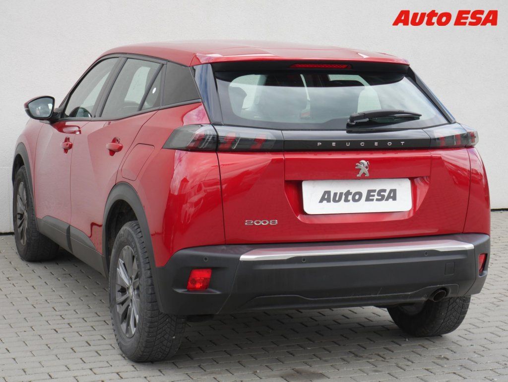 Peugeot 2008, 1.2PT - fotka 6