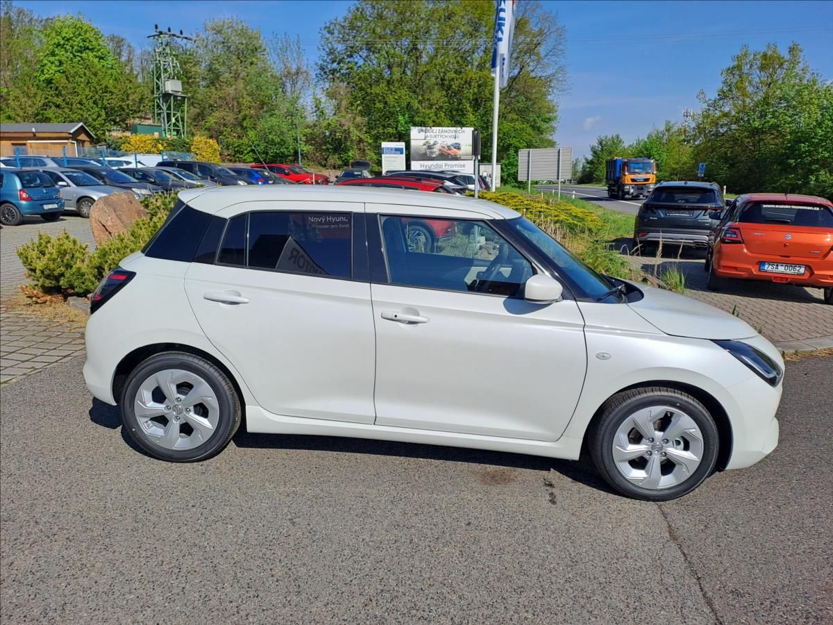 Suzuki Swift, 1,2   1,2 PREMIUM HYBRID MY26 - fotka 4