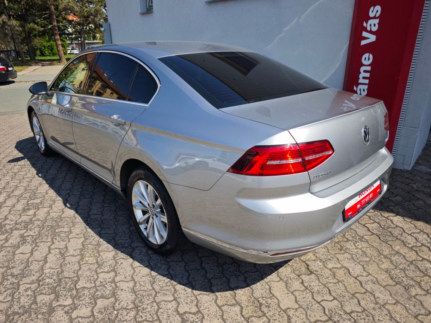 Volkswagen Passat, 2.0 TDi Highline ACC Manuál - fotka 4