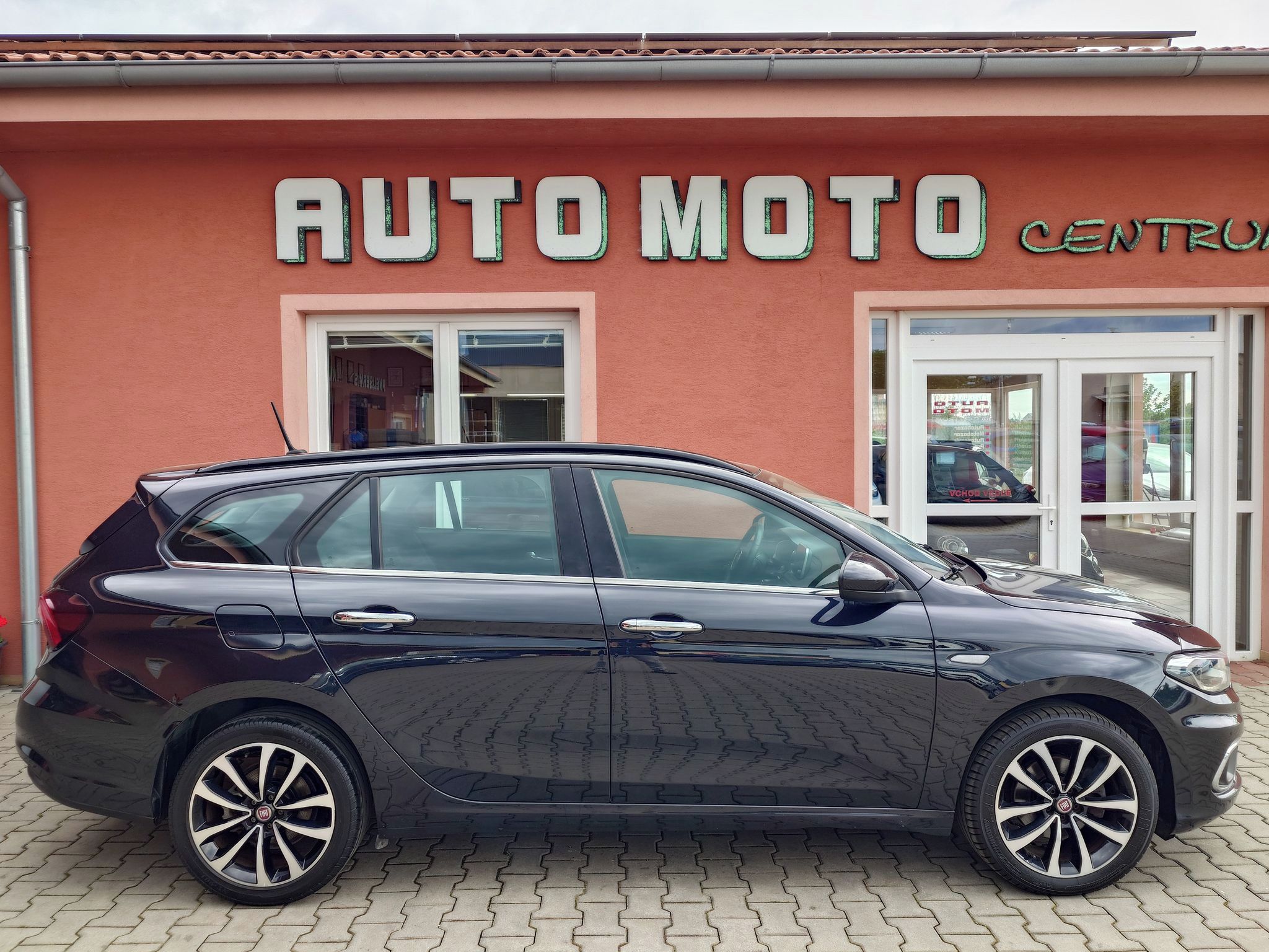 Fiat Tipo, 1.6 JTDM Lounge 88 kW - fotka 5