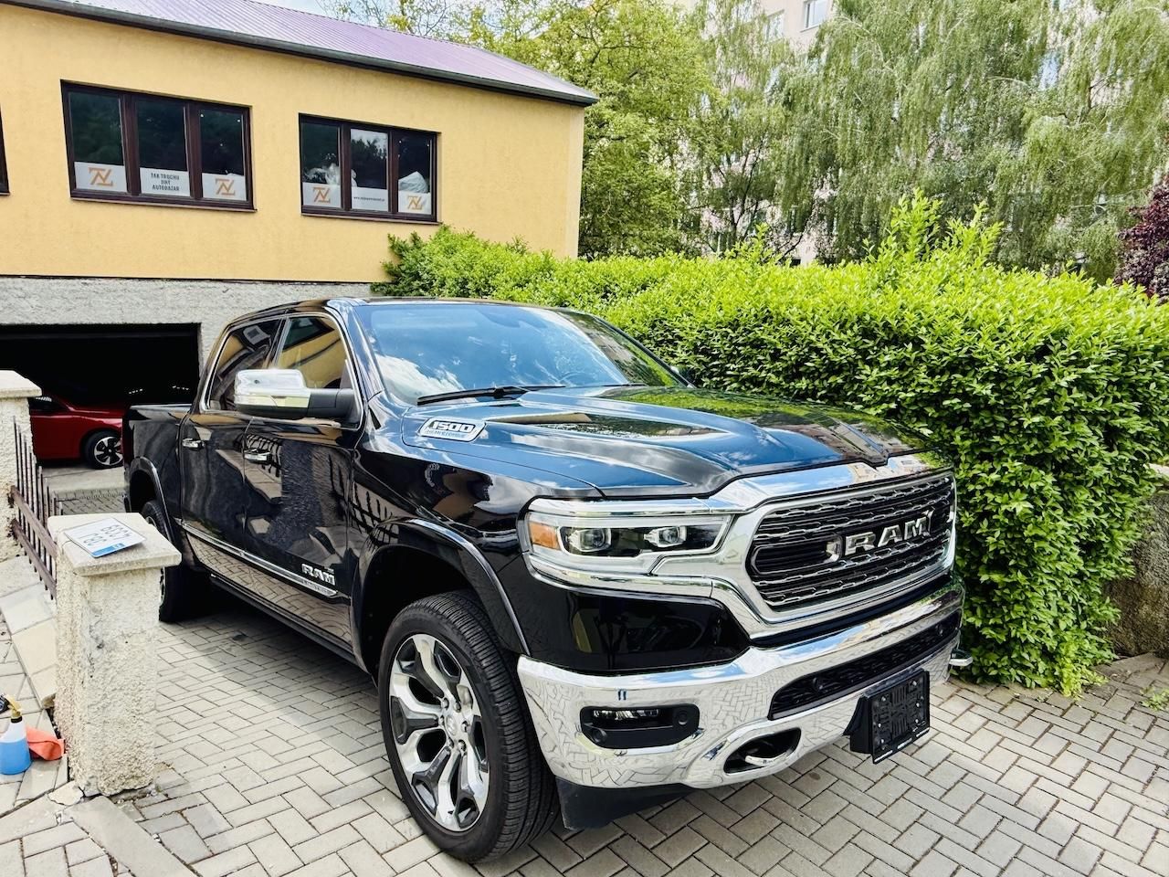Dodge Ram, 5,7 HEMI LIMITED E-Torque ČR - fotka 3