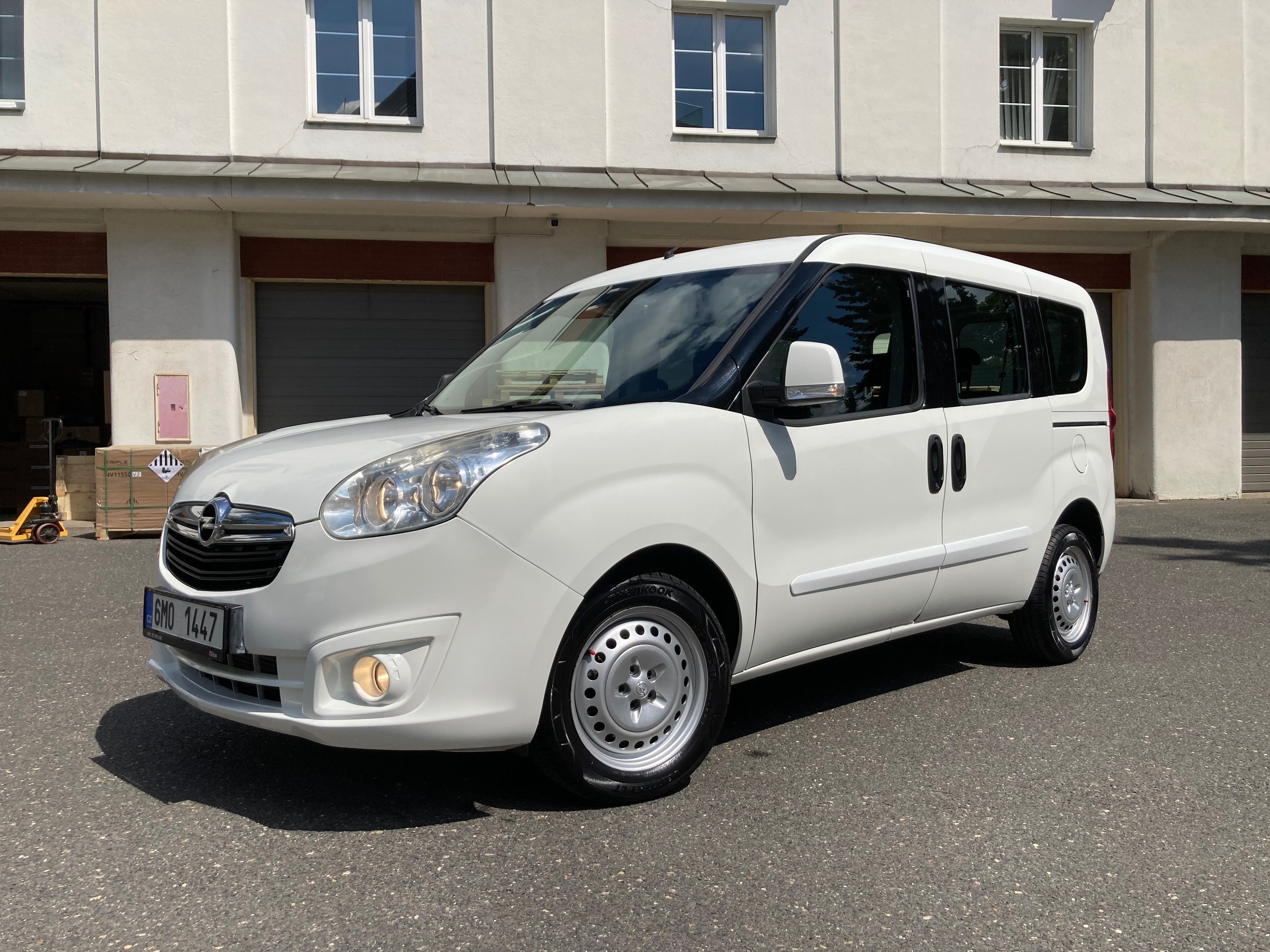Opel Combo, 1.6CDTi 88kW COSMO Tažné DPH - fotka 2