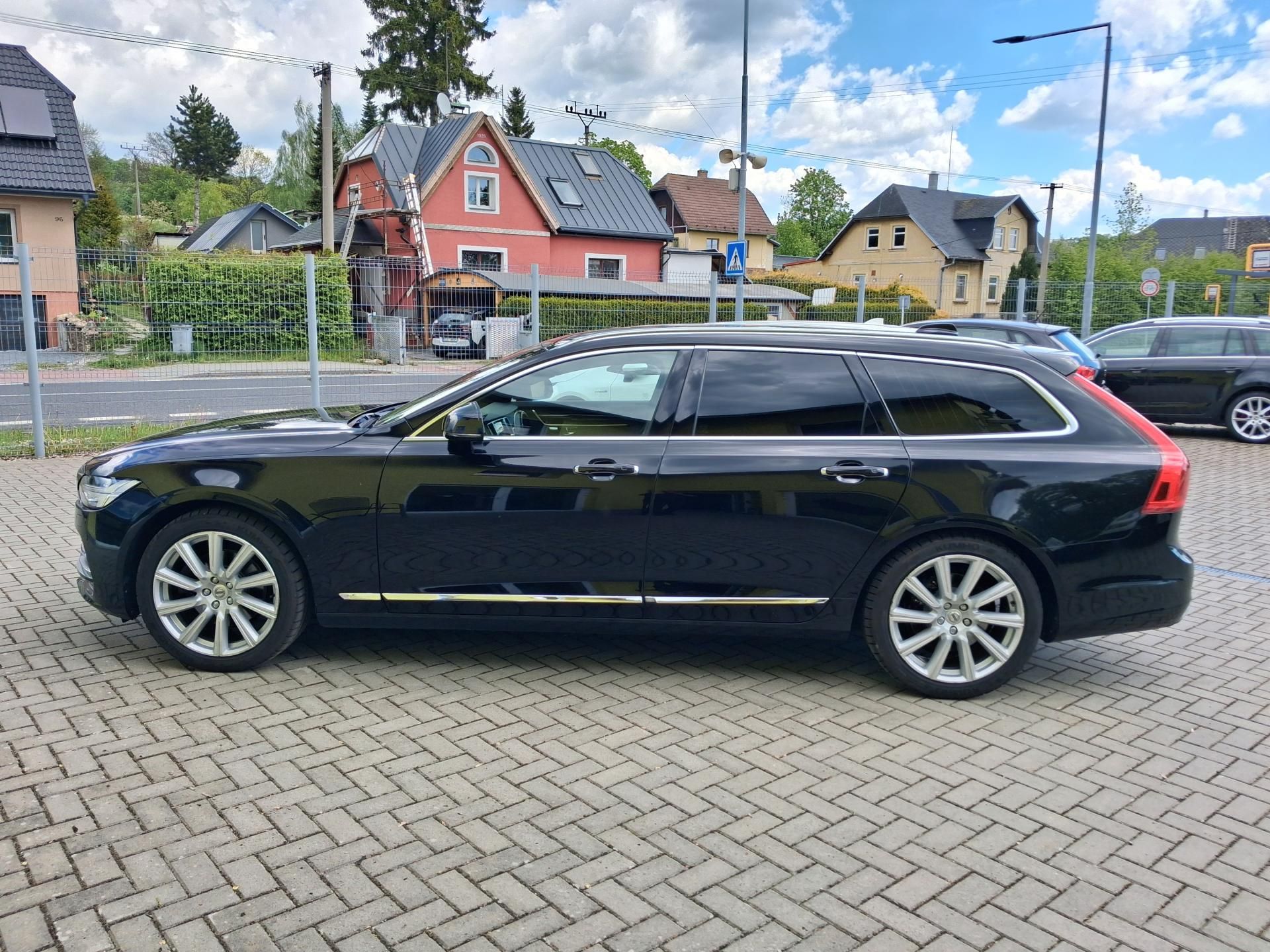 Volvo V90, 2,0 D5 173kw SERVISKA TOP STAV - fotka 4