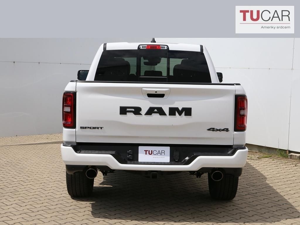 RAM 1500, Laramie 5.7V8 HEMI 2026 - fotka 6